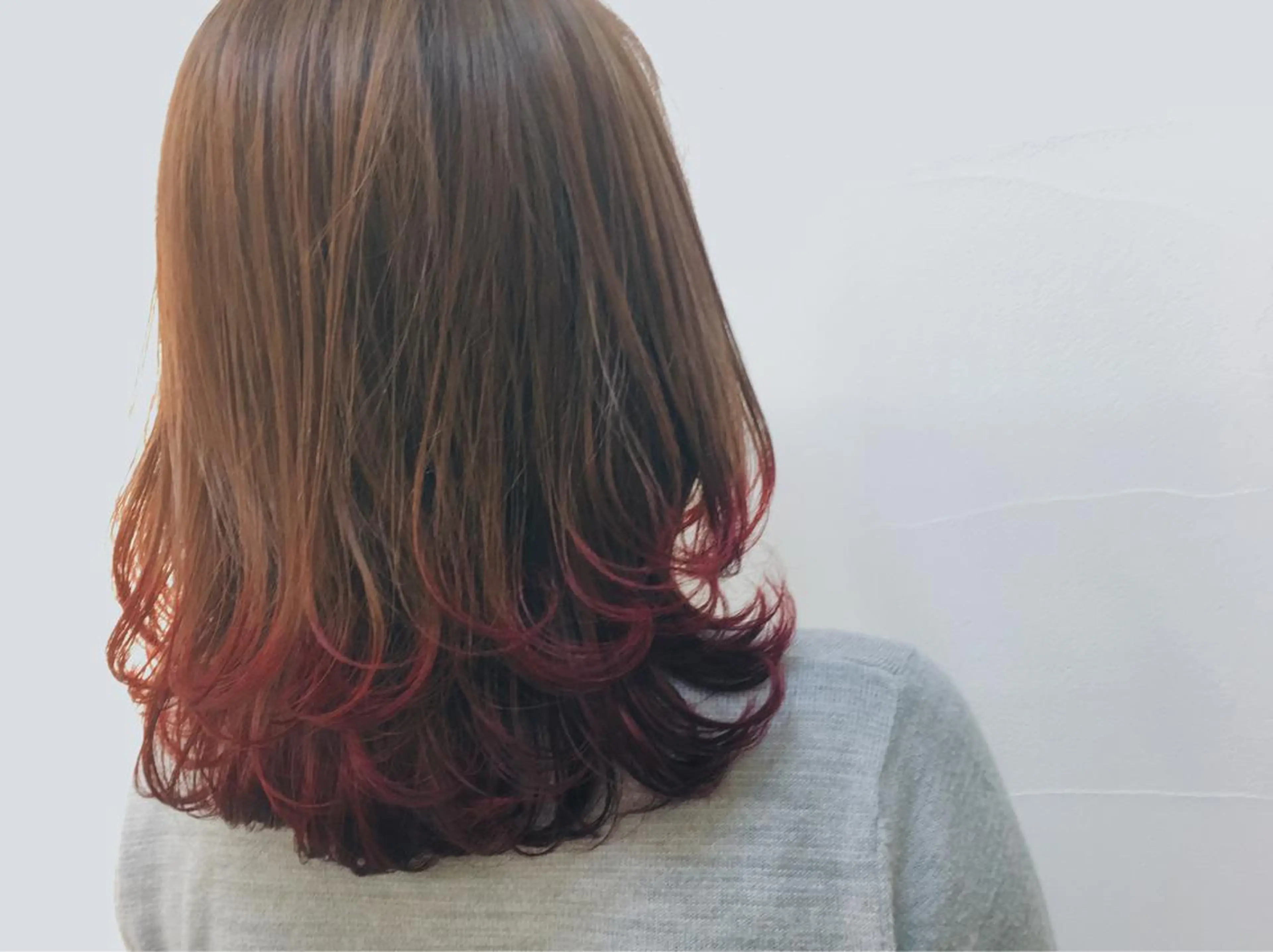 セミロング カラー 高森 真凜のヘアスタイル