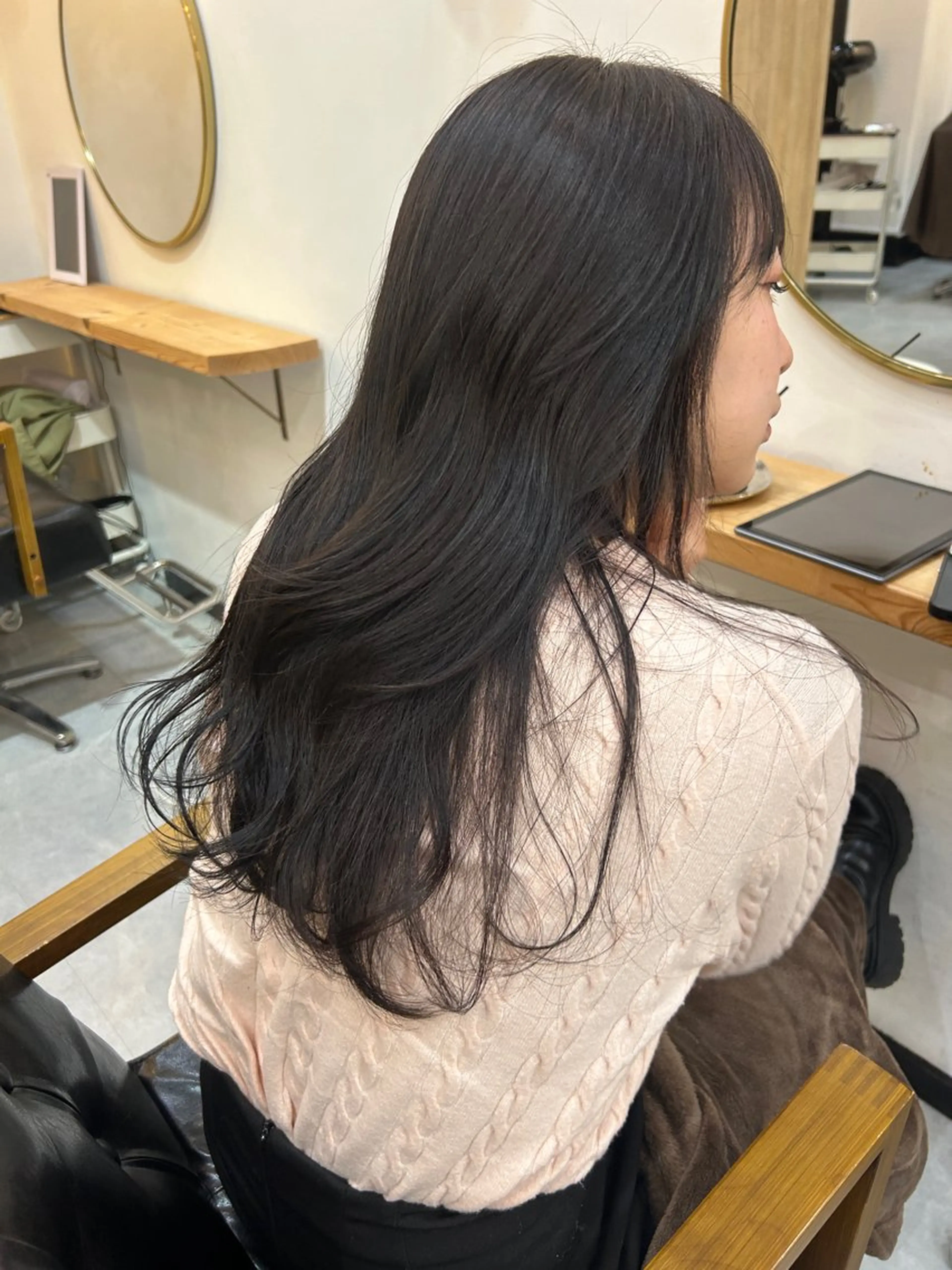 ロング カラー ヘアカラー トリートメント CARICIA 白木 由里加のヘアスタイル