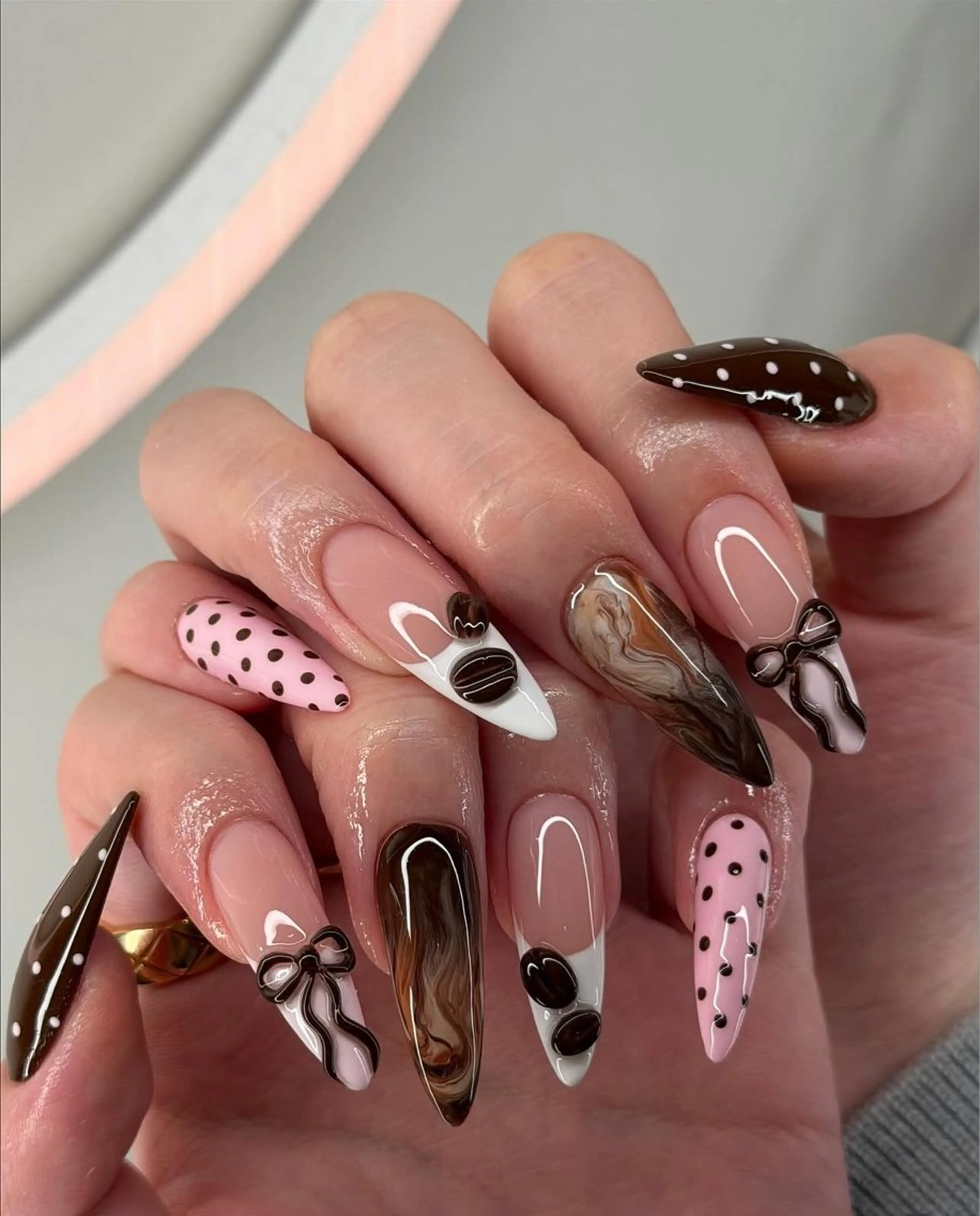 ネイル 長さ出し ジェルネイル キラキラネイル マグネットネイル 持ち込み Diamond Nail Salon所属・夏 美のネイルデザイン