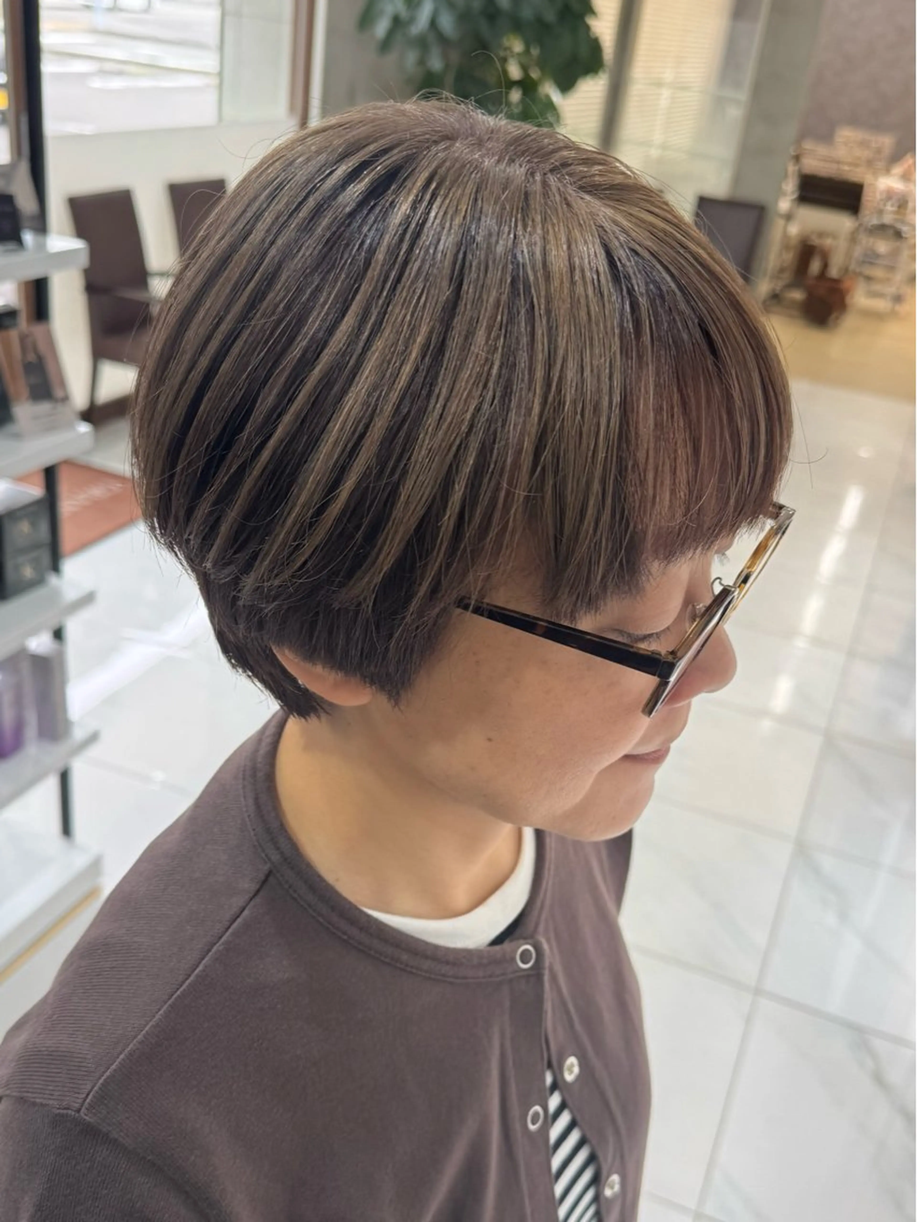 ショート カラー ブリーチ ケアブリーチ グレージュ グランデュール焼津 SEIRYU🐉のヘアスタイル