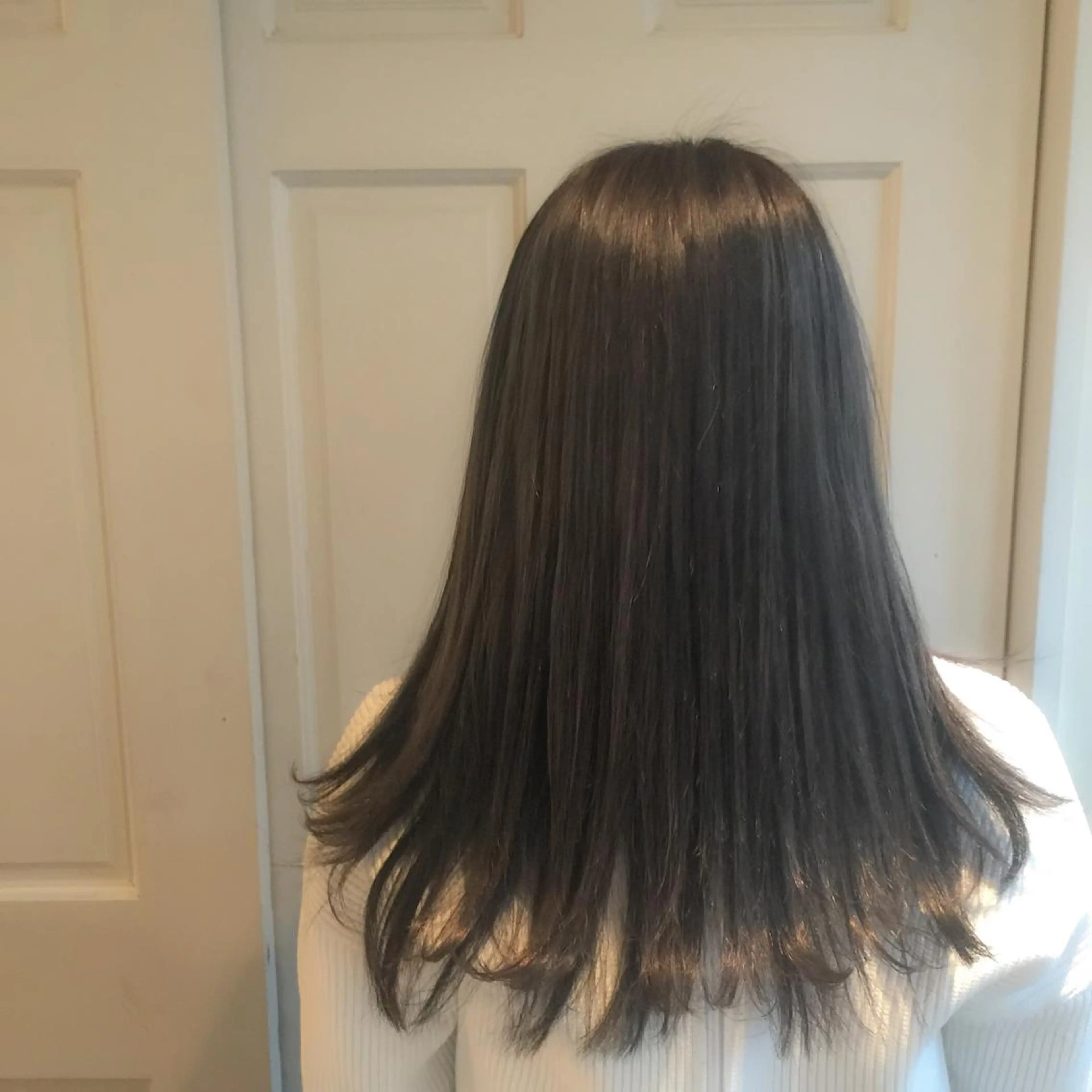 セミロング カラー ハイライトカラー イルミナカラー ハイライト ホワイト&レイヤーカ ットエクステ長畠俊輔のヘアスタイル