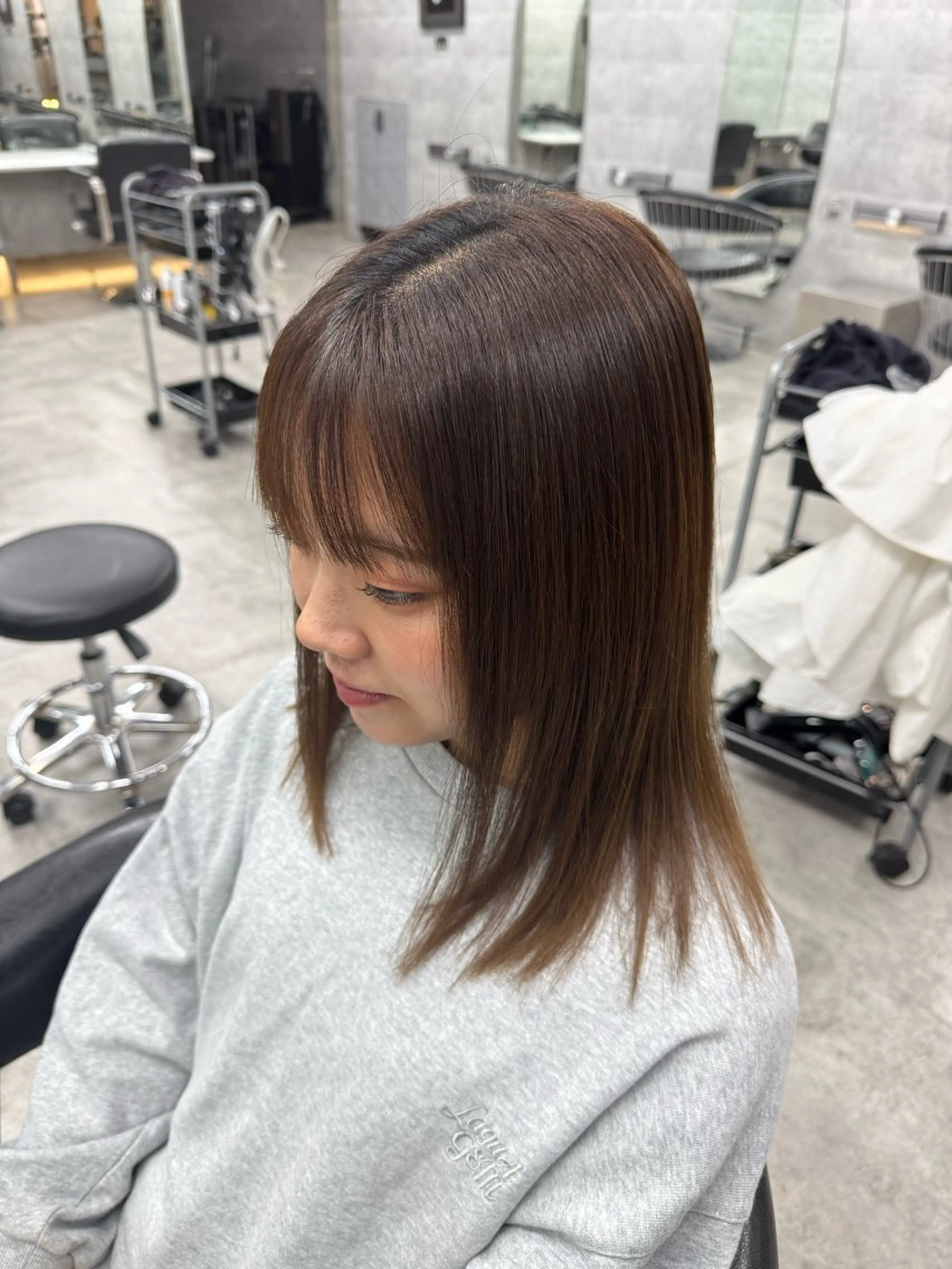 ミディアム カット ヘアカラー あなたのお悩み改善" You"💚❤️💛のヘアスタイル