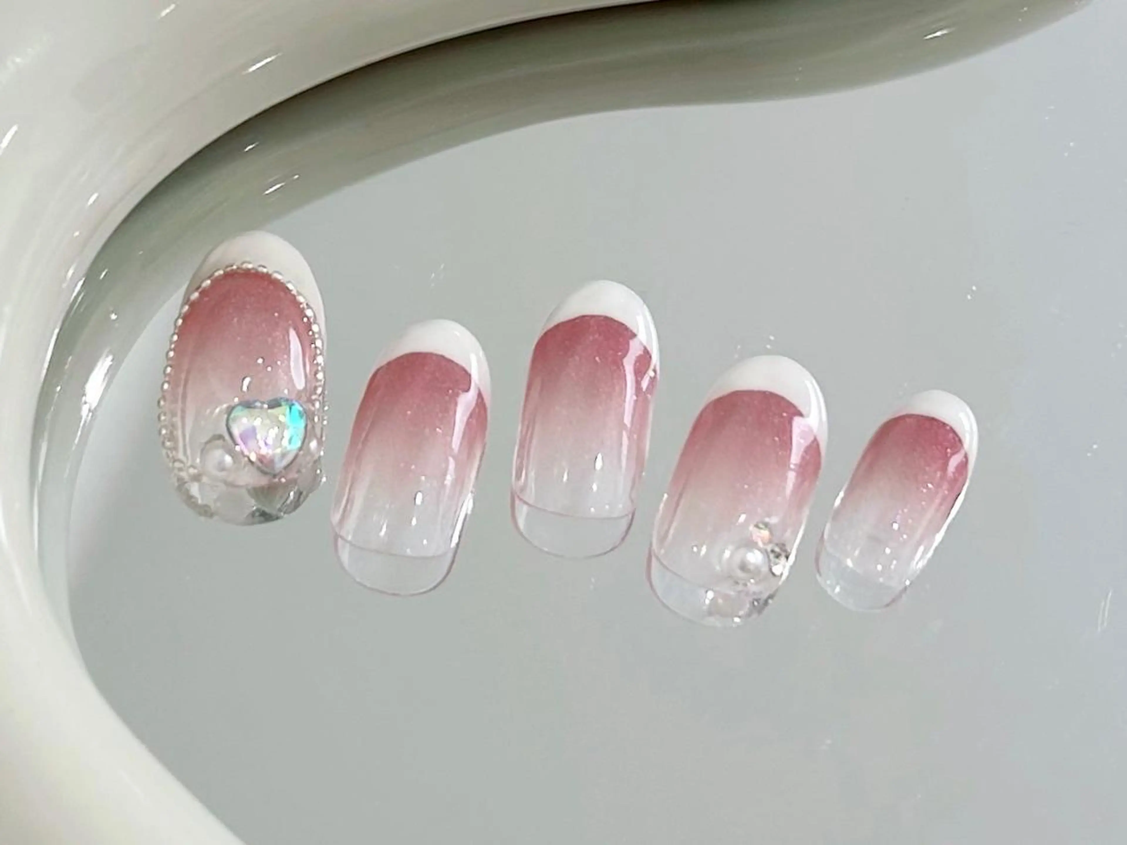 ネイル ハンドネイル アイ.ネイリスト りこの眉毛・アイブロウイメージ