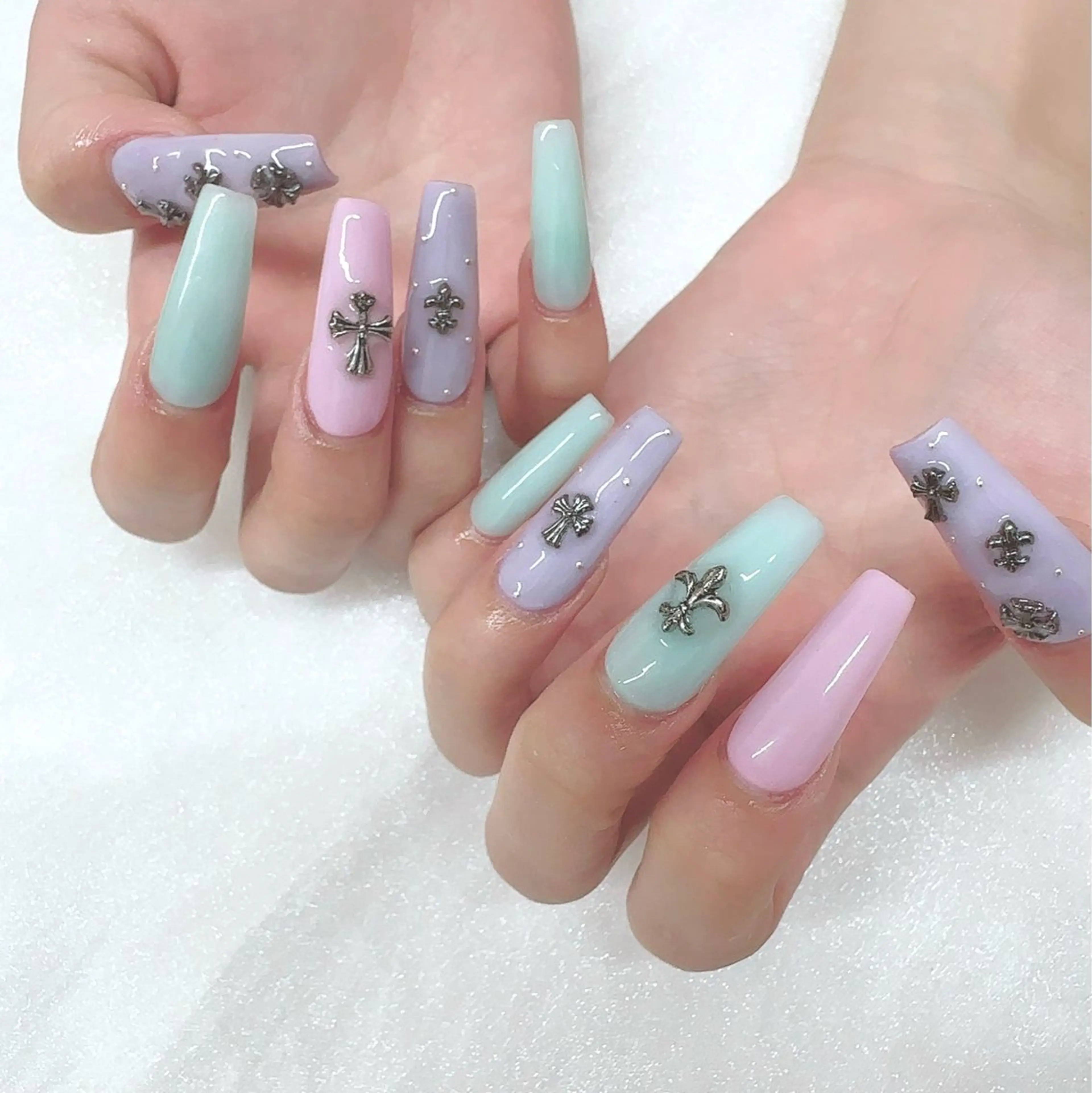 ネイル ハンドネイル LOVE NAIL 店長　MIKAのネイルデザイン