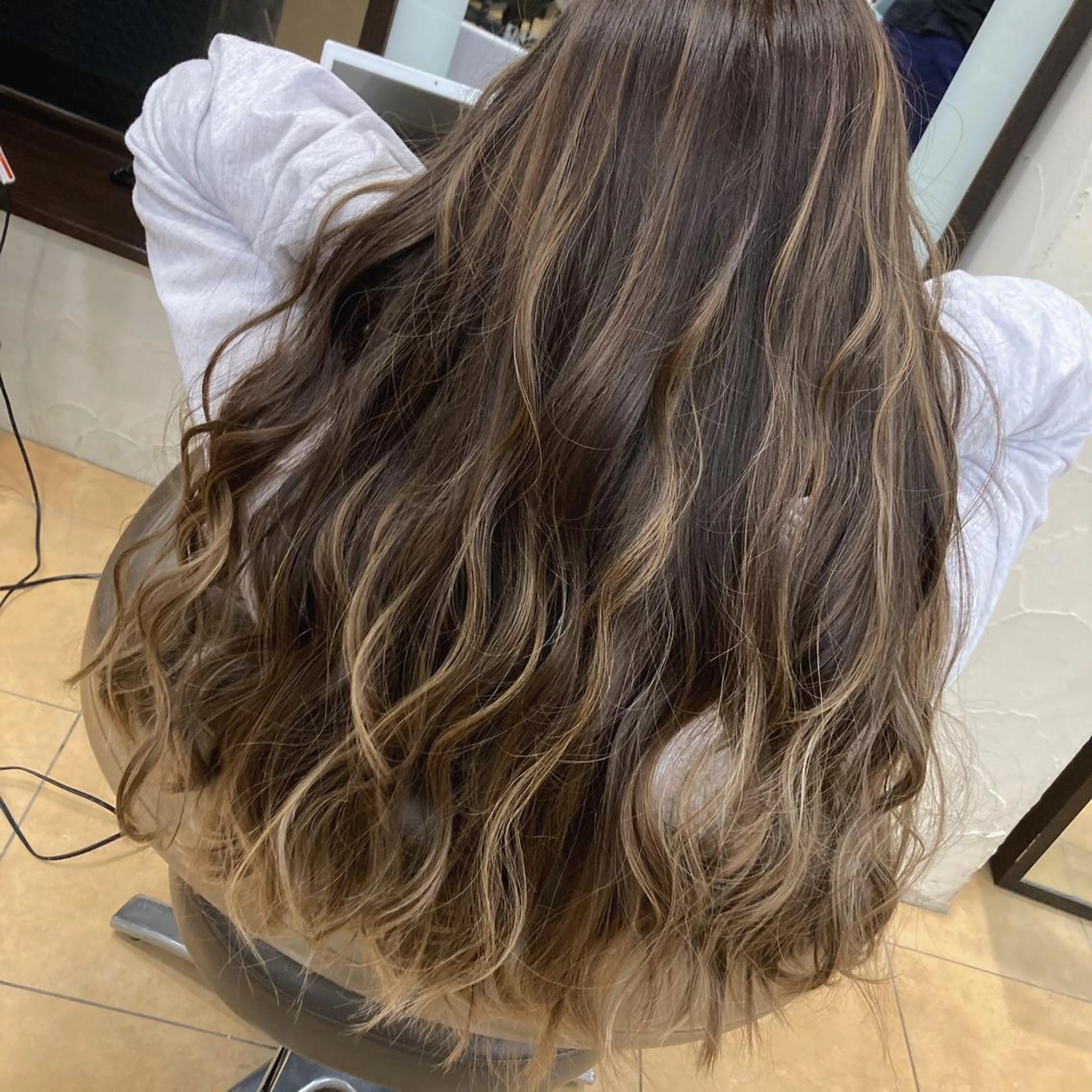 ロング lien ヒジリのヘアスタイル
