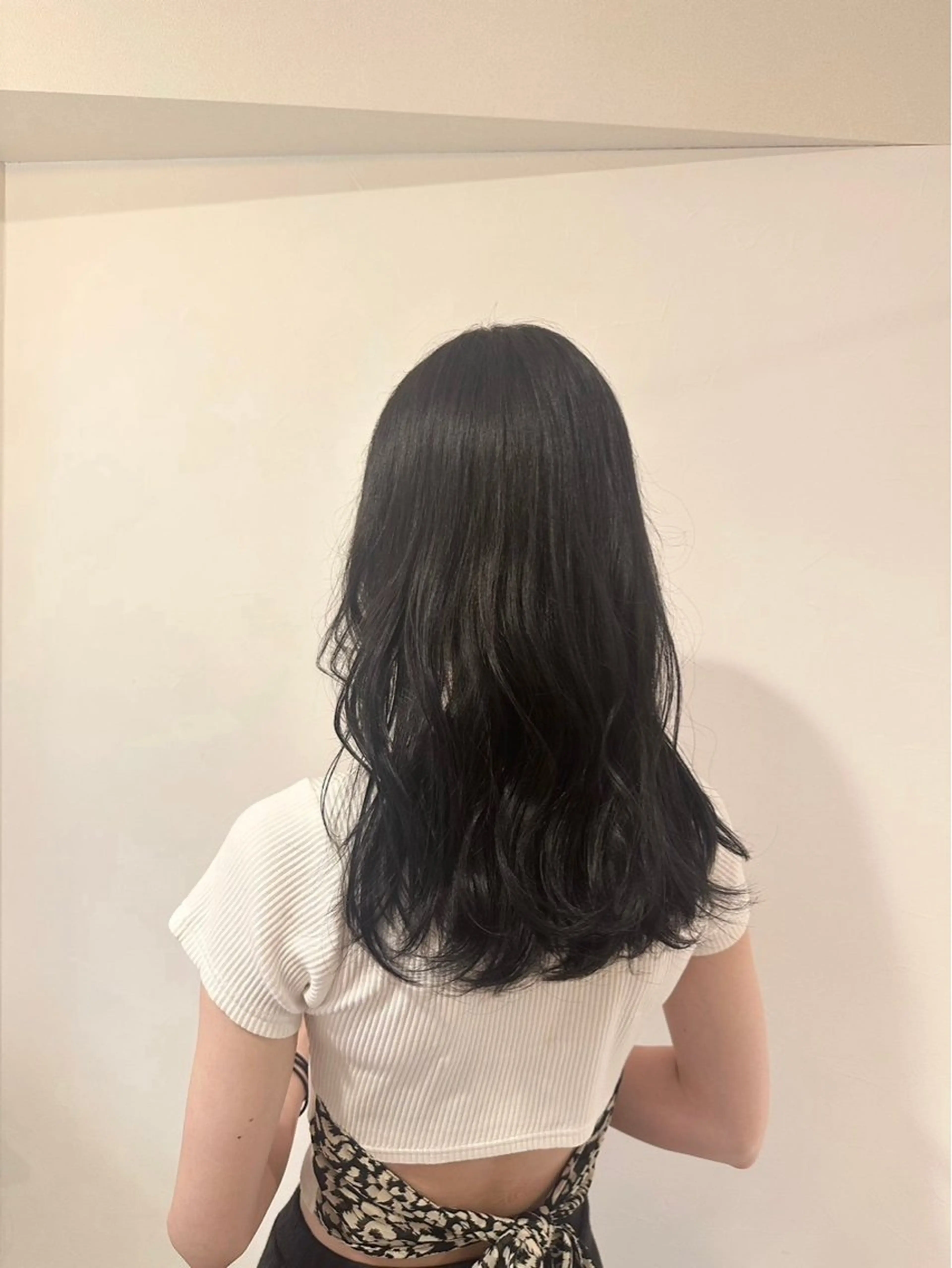 ロング カラー レイヤーカット 伊藤 桃花のヘアスタイル