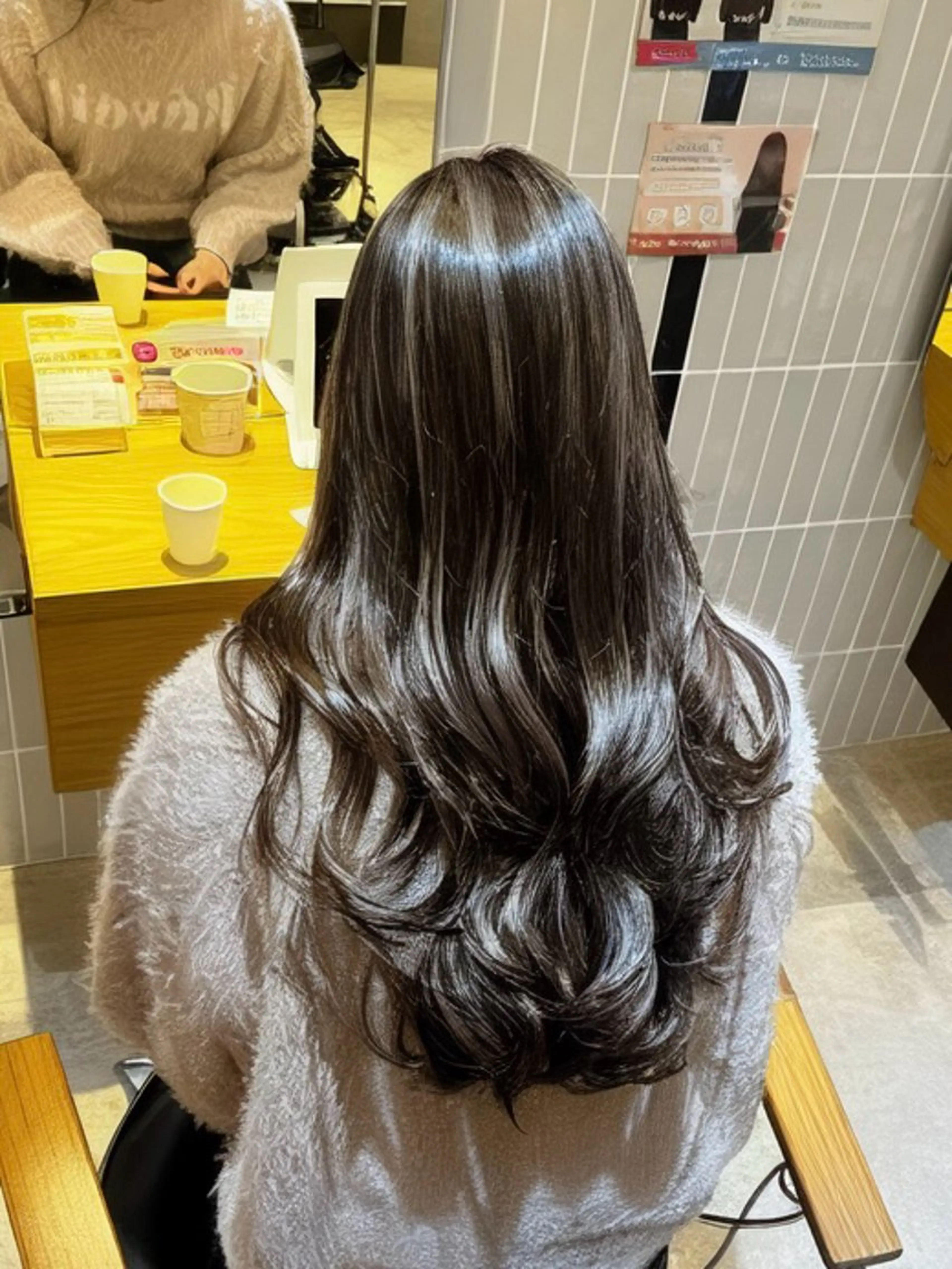 ロング カラー ベージュカラー ブリーチ ケアブリーチ 透明感カラー デザインカラー ヘアカラー トリートメント ヘアセット ラフィスヘアードープ所属・👑髪質改善Wカラー /グレージュ/アユカのヘアスタイル