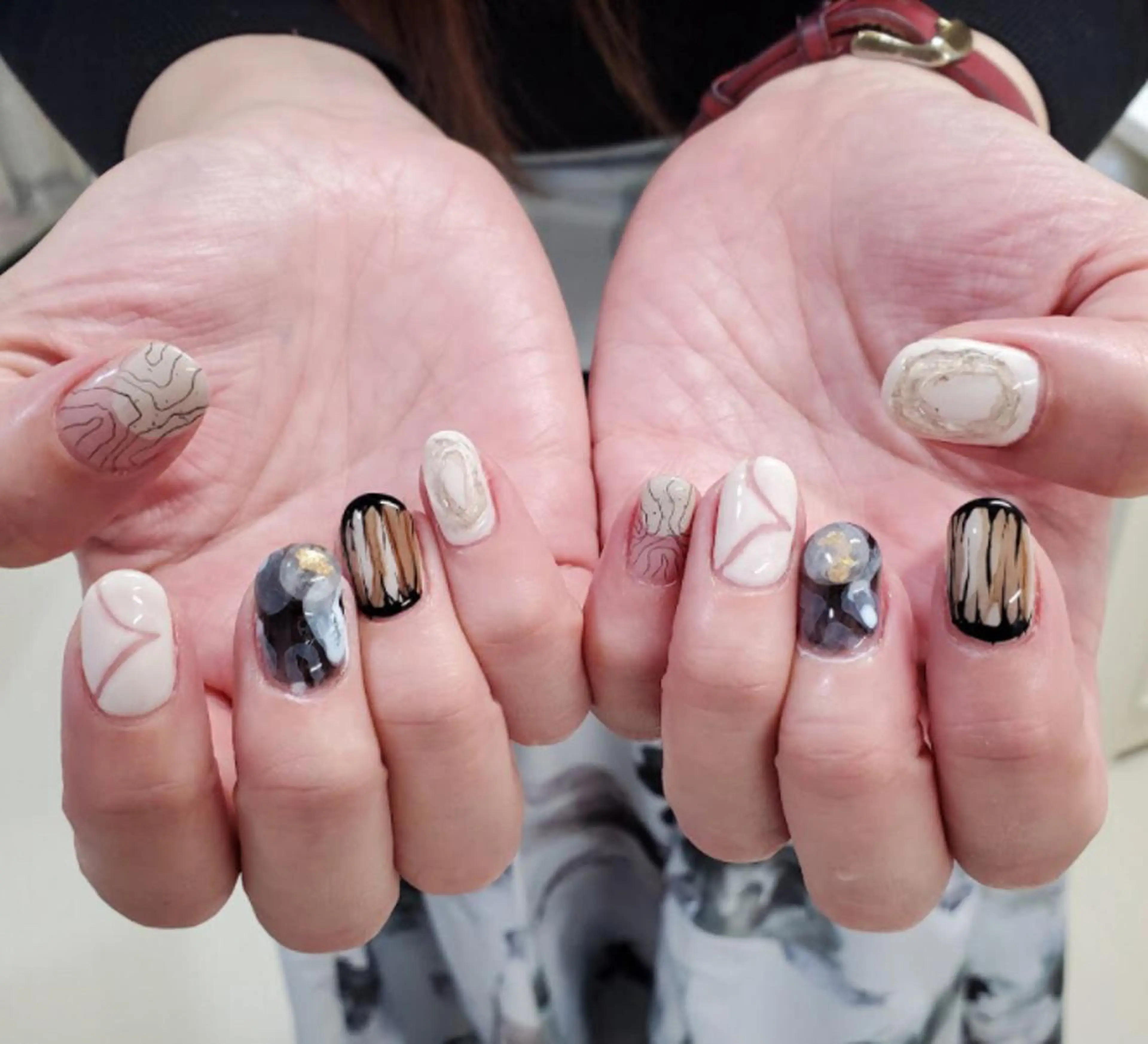 ネイル nailstudio eviz新宿店のネイルデザイン