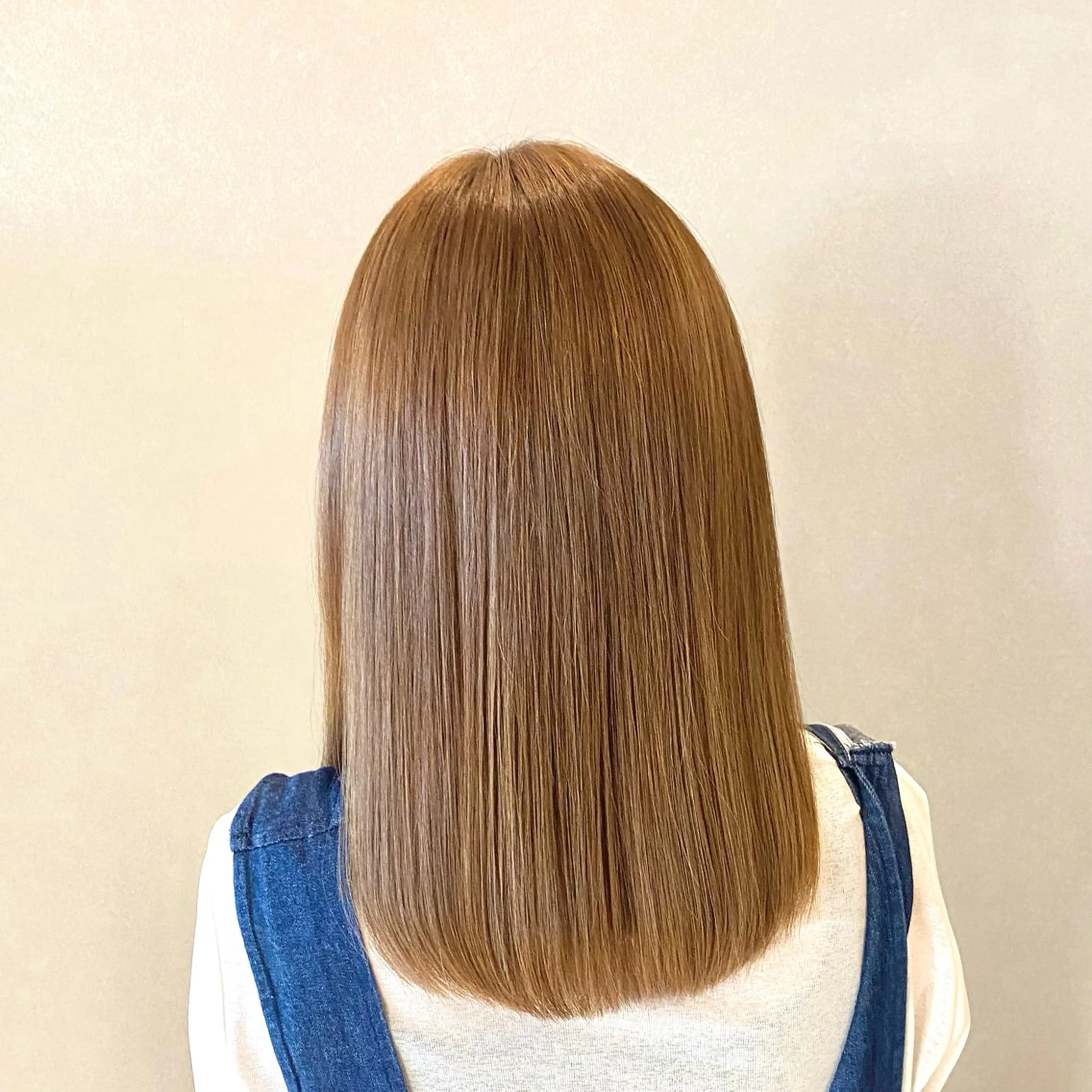 セミロング カラー ベージュカラー ハイトーンカラー Forest. kanako🕊️のヘアスタイル