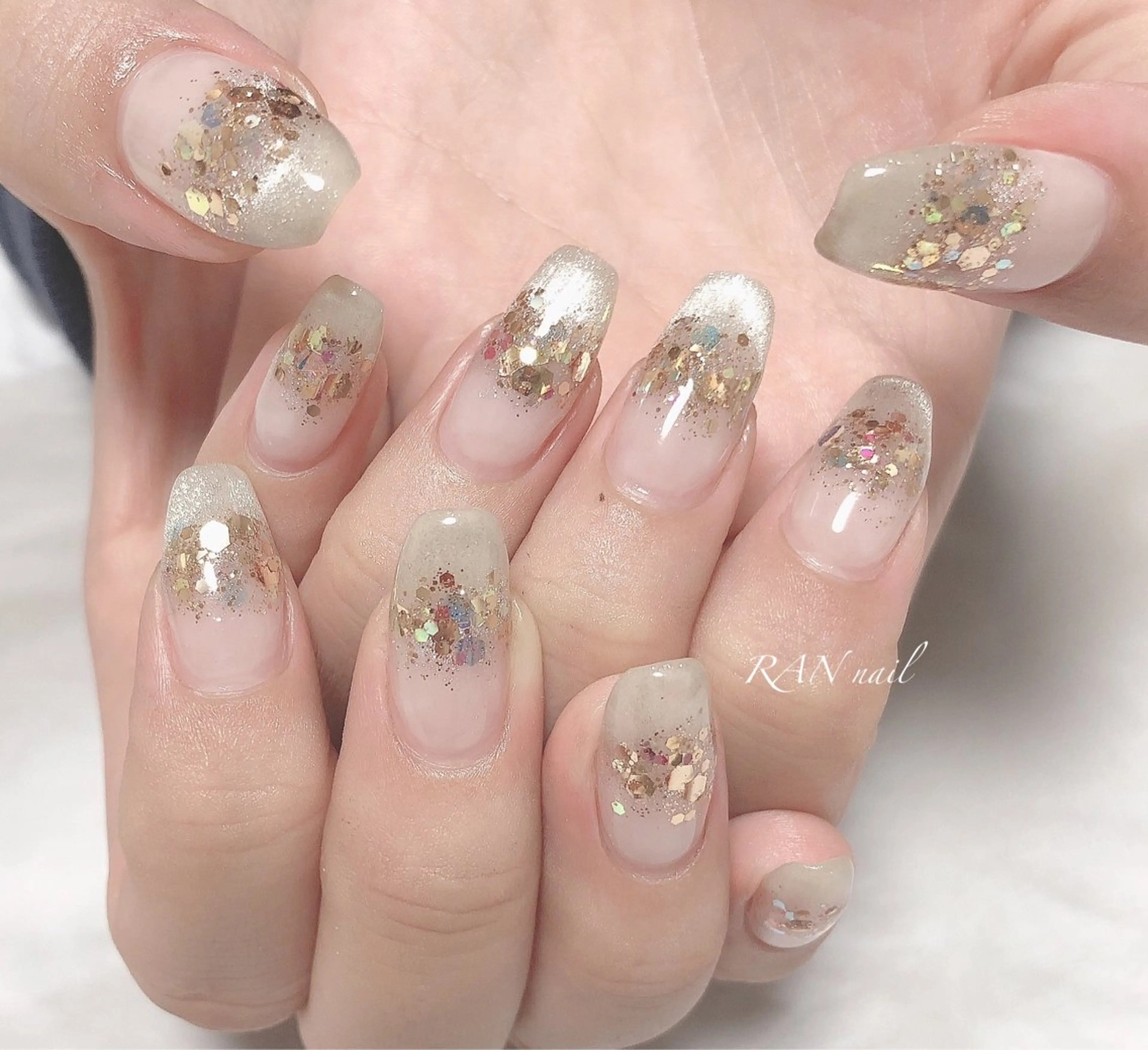 ネイル 成人式 ジェルネイル ゴールド グラデーション キラキラネイル RAN nail 〜ランネイル〜所属・RAN nailのネイルデザイン