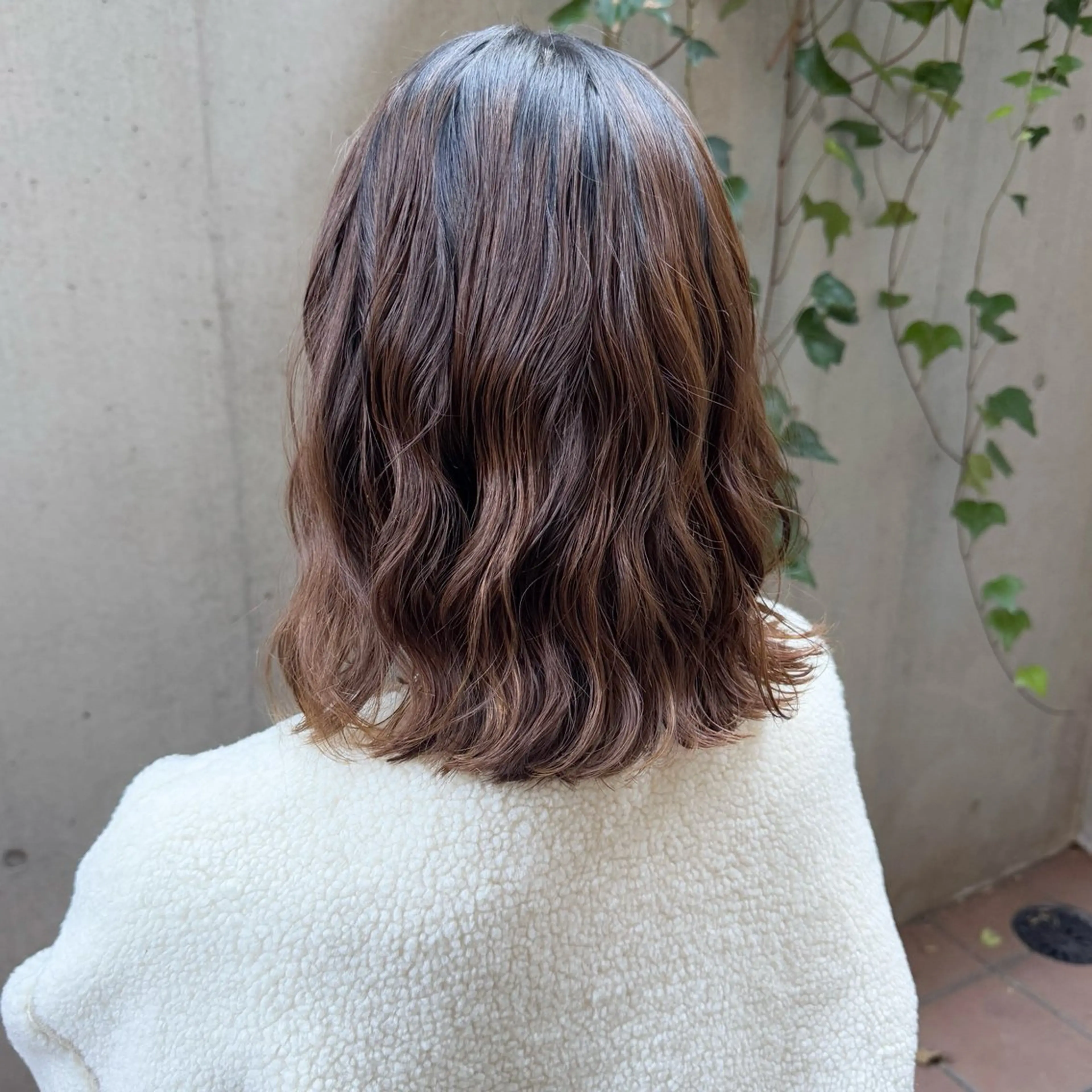 ショート パーマ ボブ 伸ばしかけ カット パーマ 大橋 芽衣のヘアスタイル