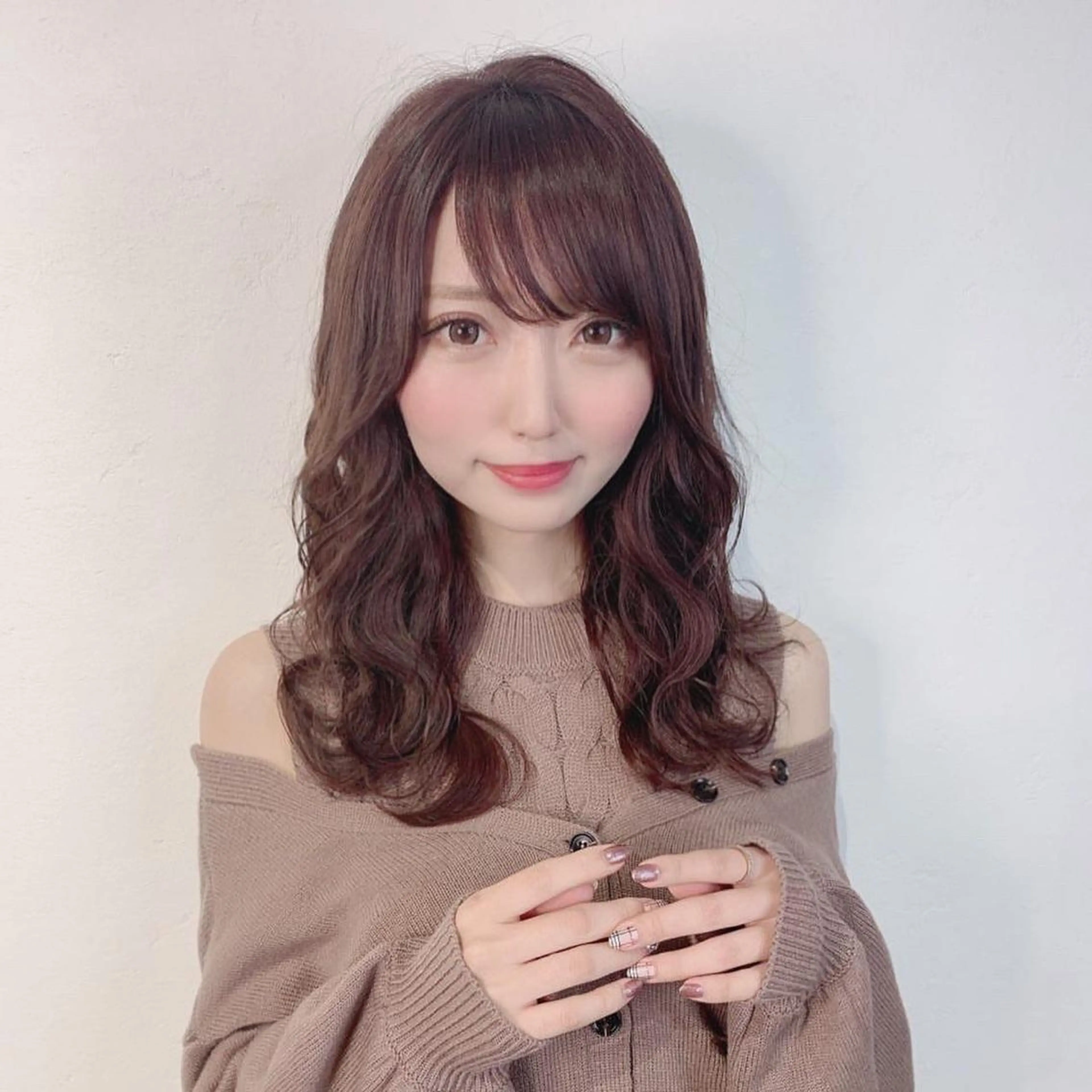 ミディアム ＿WHITE鳳店 アンダーバーホワイトのヘアスタイル