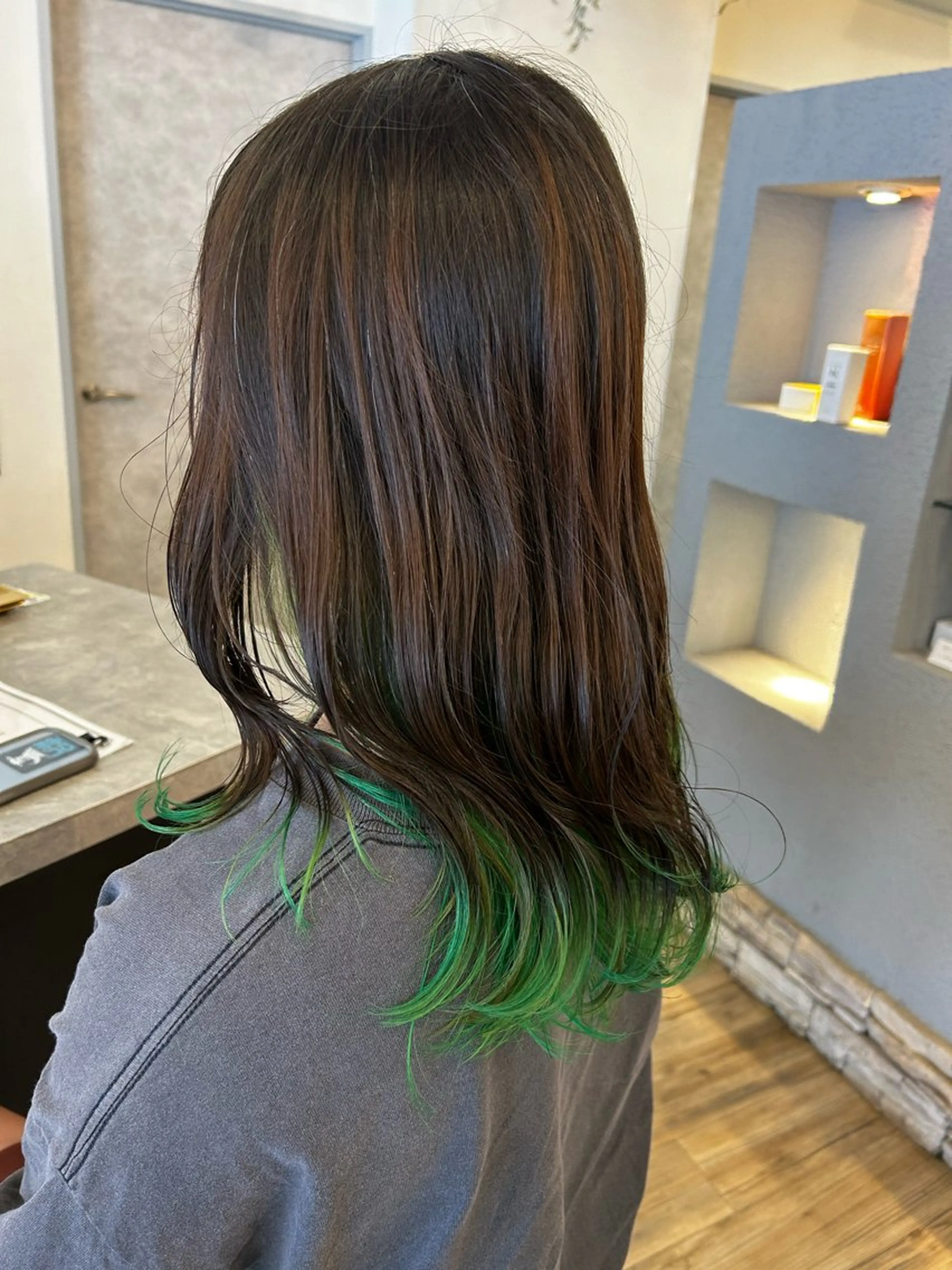 セミロング カラー ミナミ🩰デサインカ ラー♡ヘアセットのヘアスタイル