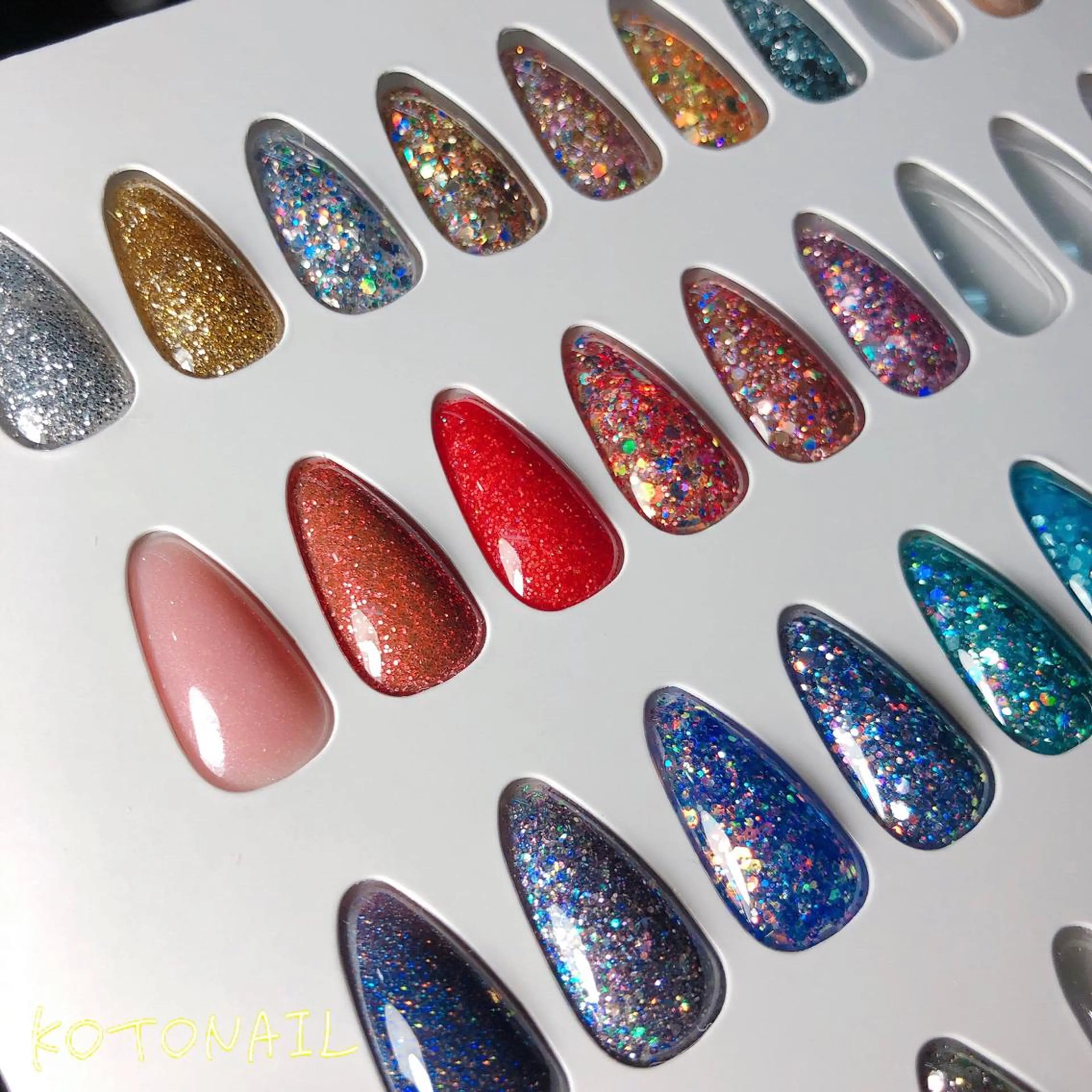 ネイル アートネイル フラッシュネイル フットネイル マグネットネイル ミラーネイル ハンドネイル koto nailのネイルデザイン