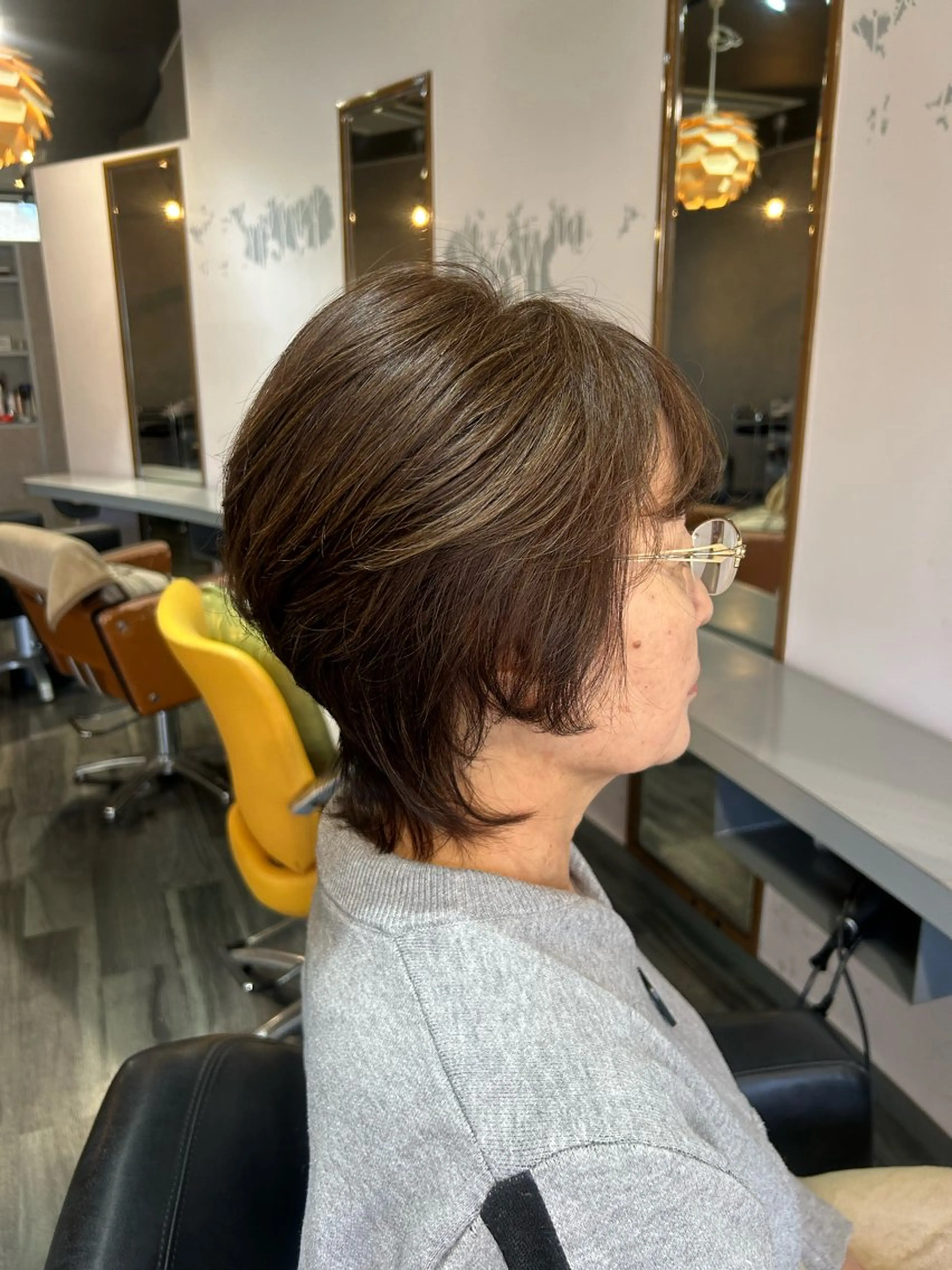 ミディアム くびれヘア カット ヘアカラー ペッツ焼津本店所属・鈴木 美紅のヘアスタイル