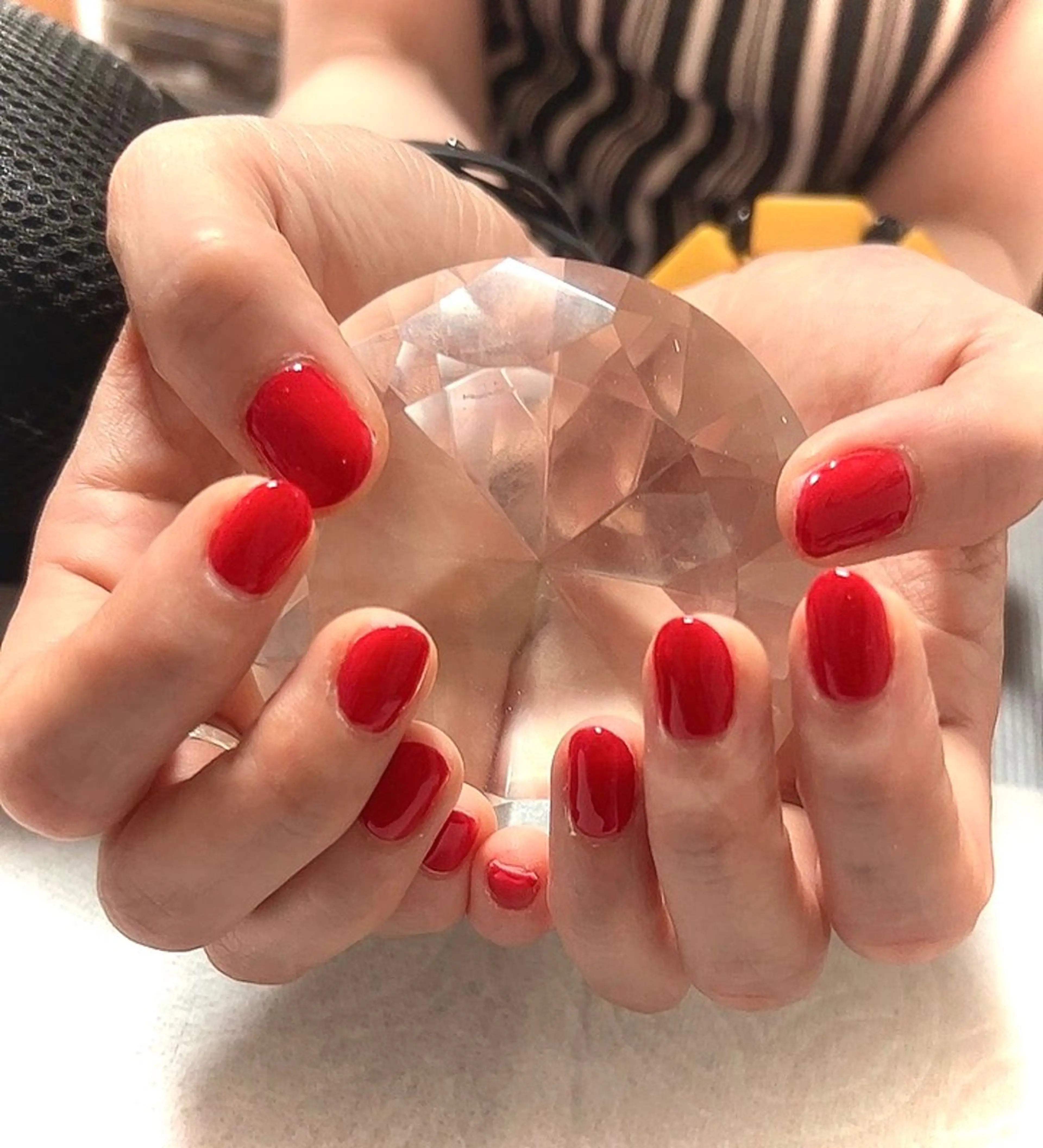 ネイル 赤色 ハンドネイル やつや ももかのネイルデザイン