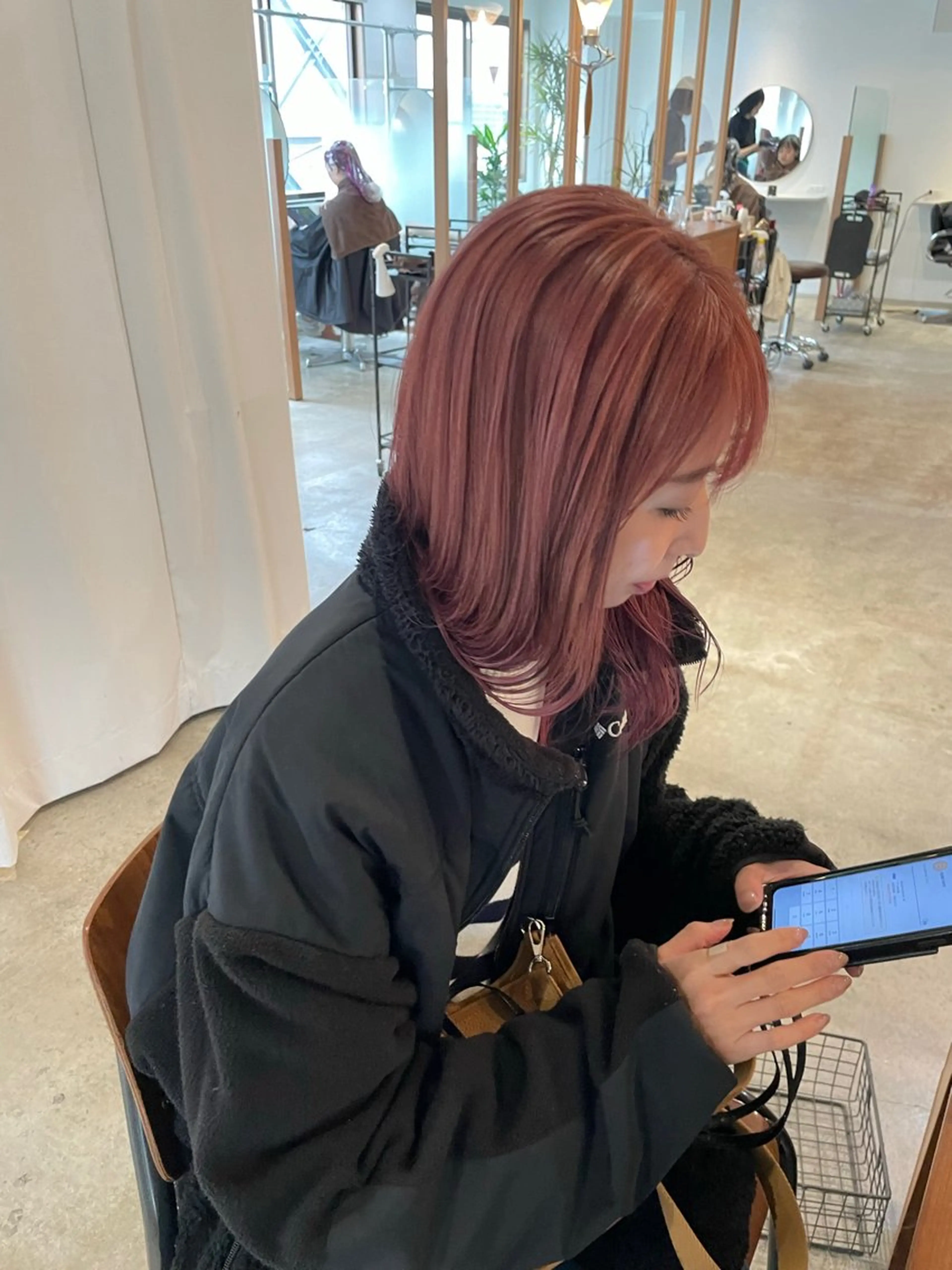 ミディアム カラー ベージュカラー ピンクカラー ピンクベージュ カット ヘアカラー Takuma Suzuki中目黒のヘアスタイル