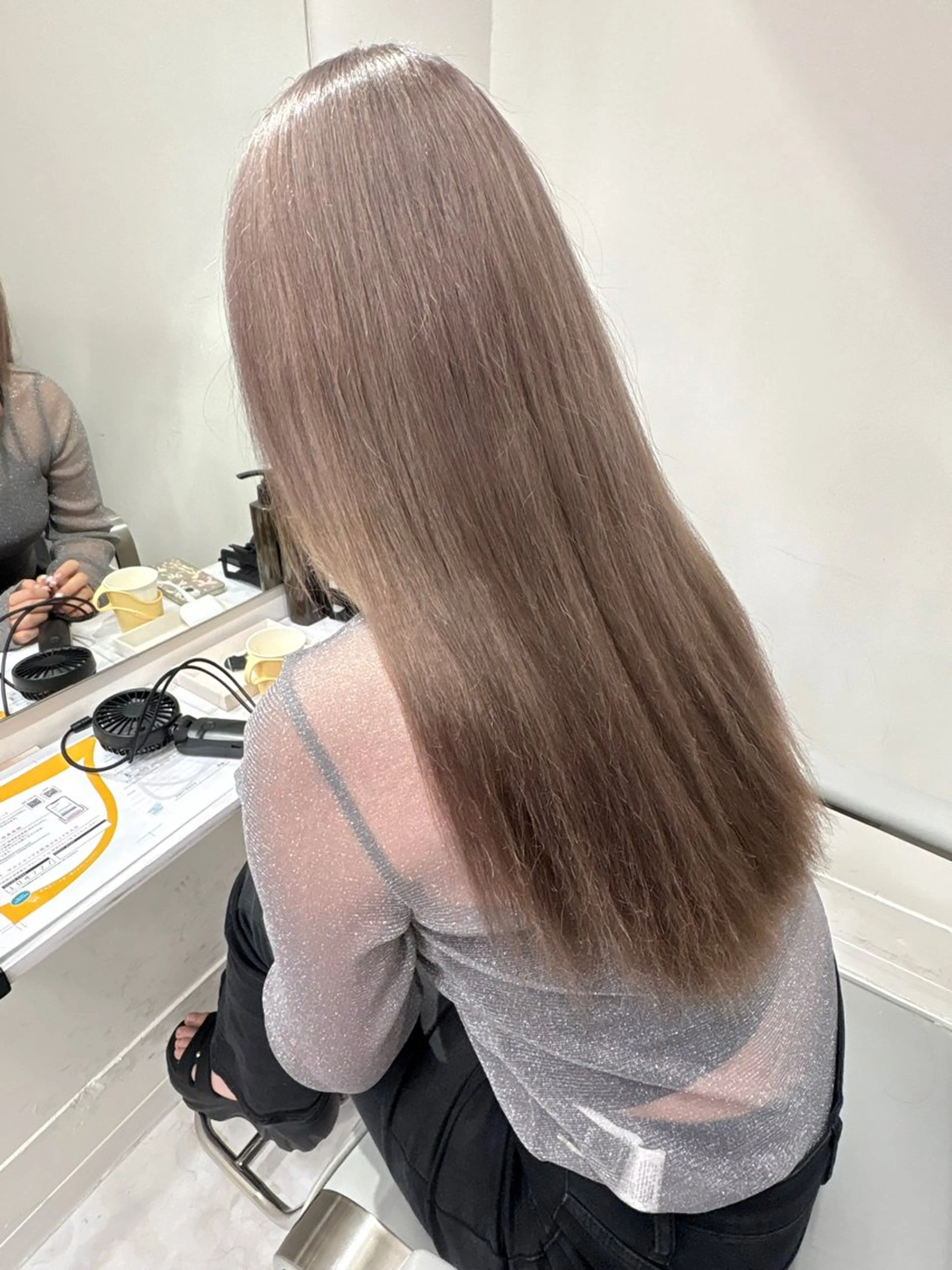 セミロング カラー アッシュ アッシュグレー ベージュカラー ブリーチ ブロンド ヘアカラー トリートメント 【ピンク×ブロンド】 髪質改善/大和🎀のヘアスタイル