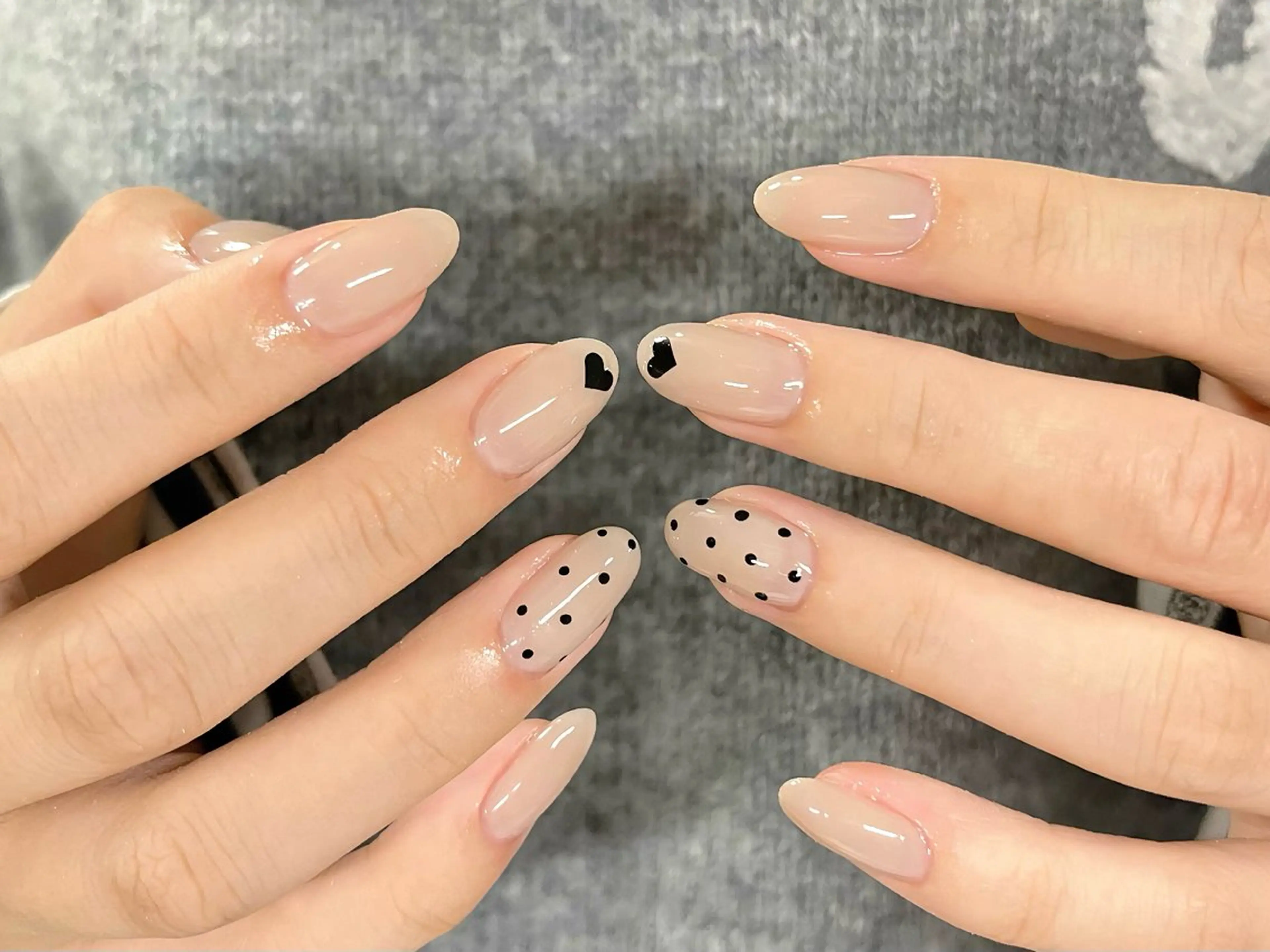 ネイル ドット ハート オフィスネイル ハンドネイル ハンドケア 🎀NAIL🎀 AI🪄︎︎◝✩のネイルデザイン