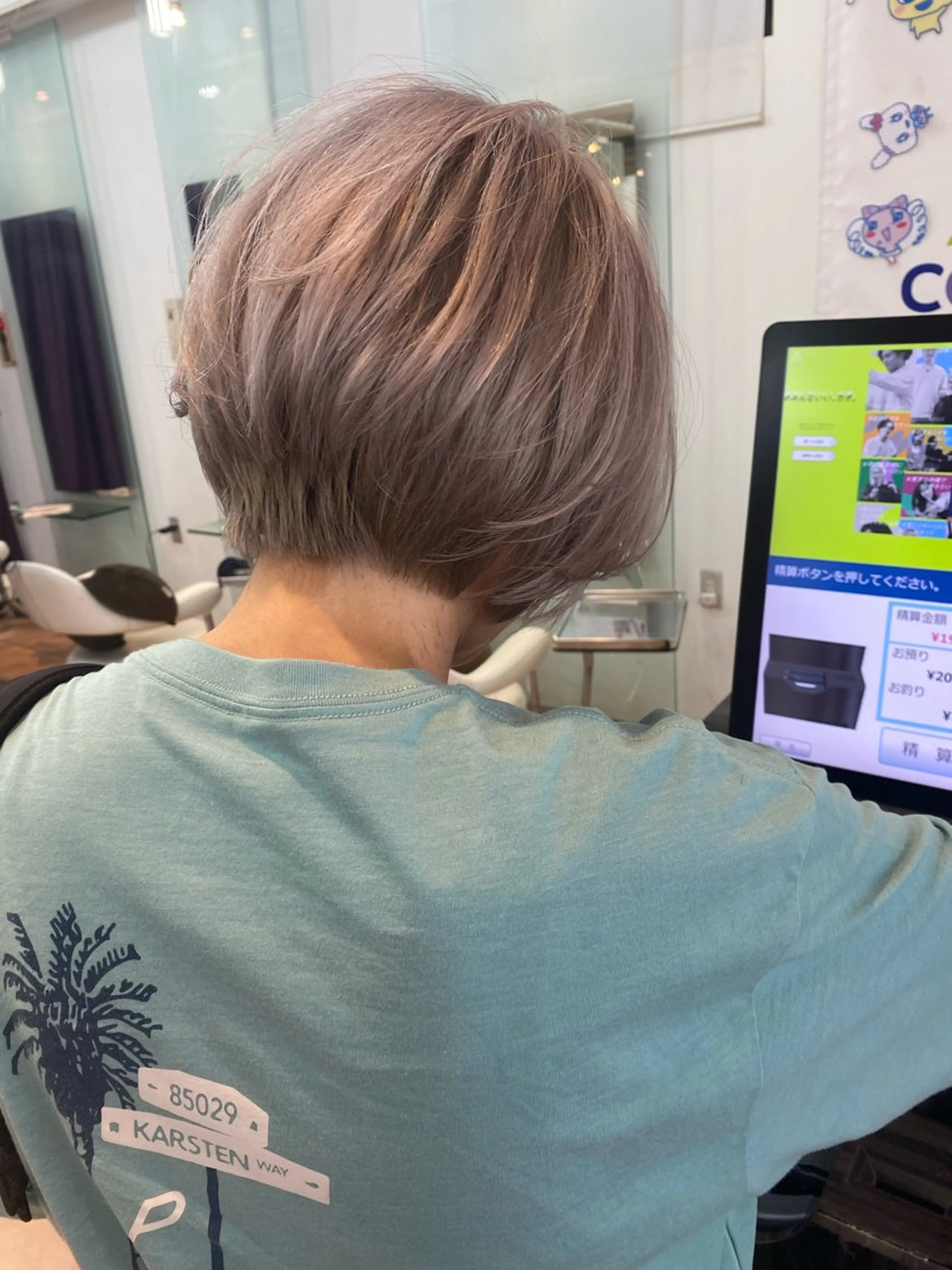 ショート ヘアカラー カラー特化 横川　翔希のヘアスタイル