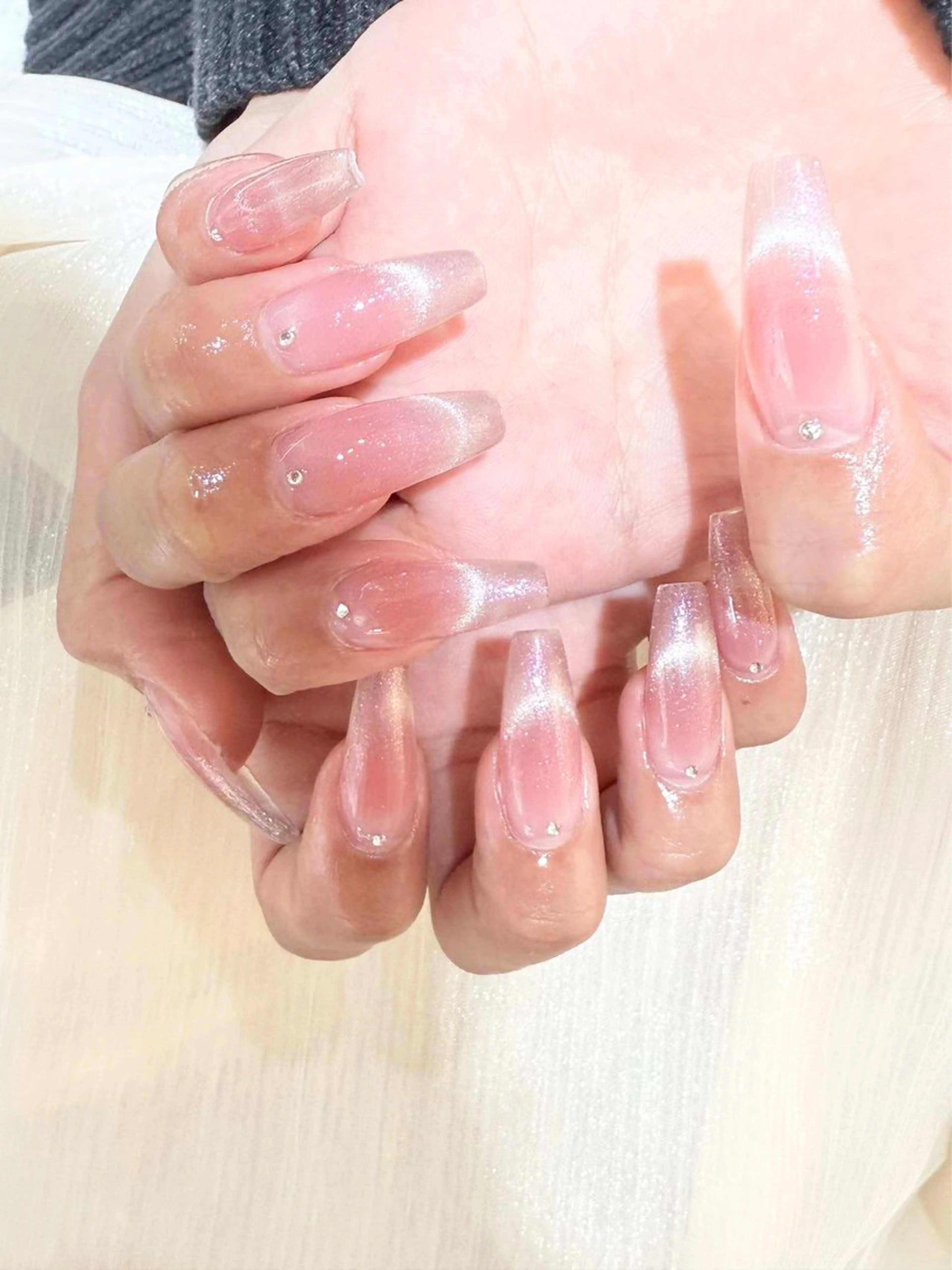 ネイル チークネイル 長さ出し フラワーネイル フレンチネイル ガーリー sun nail池袋 モデル募集のネイルデザイン