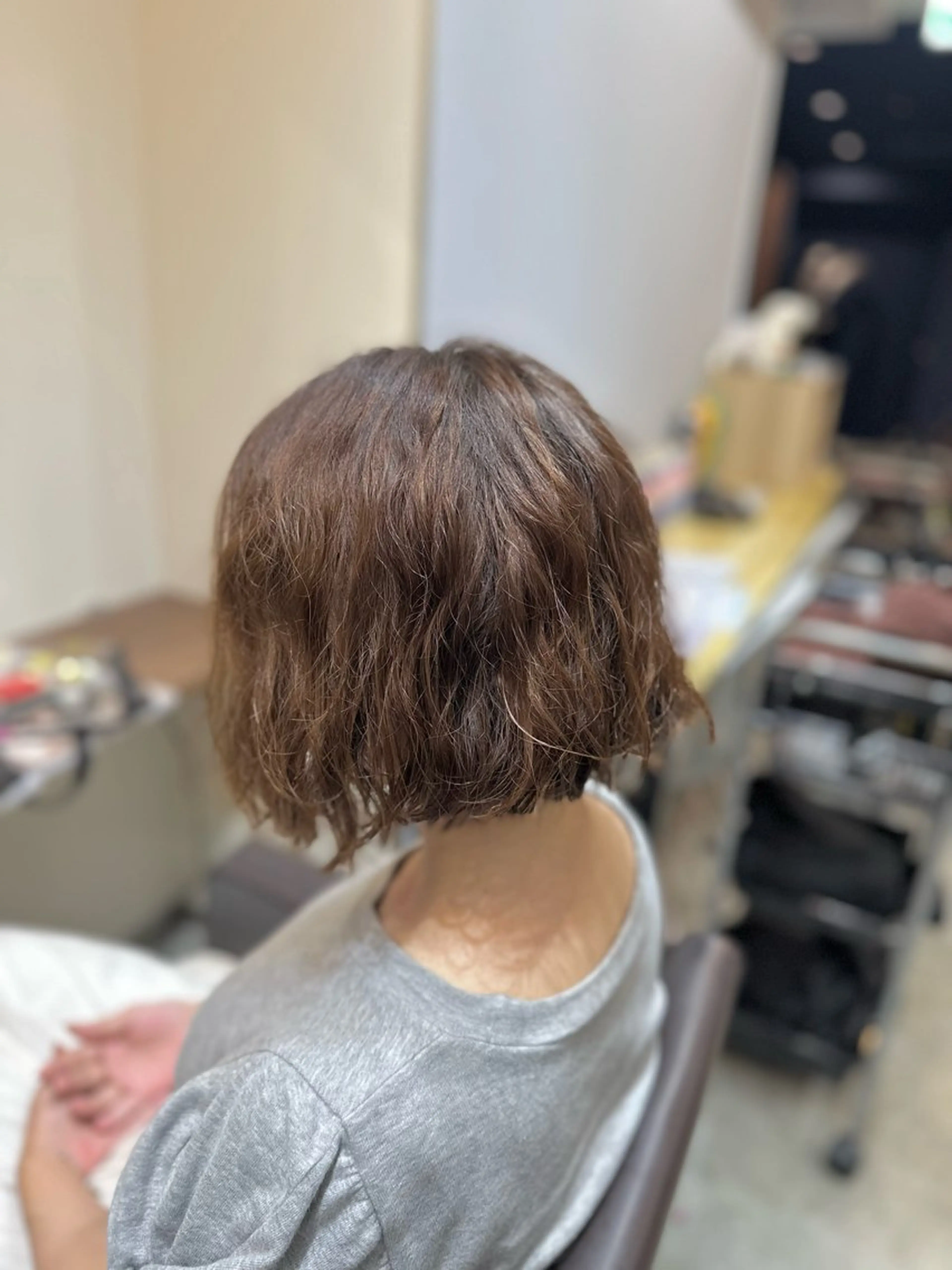 ミディアム カラー パーマ カット パーマ トリートメント 小顔カット✨ 透明感カラー✨kyoのヘアスタイル