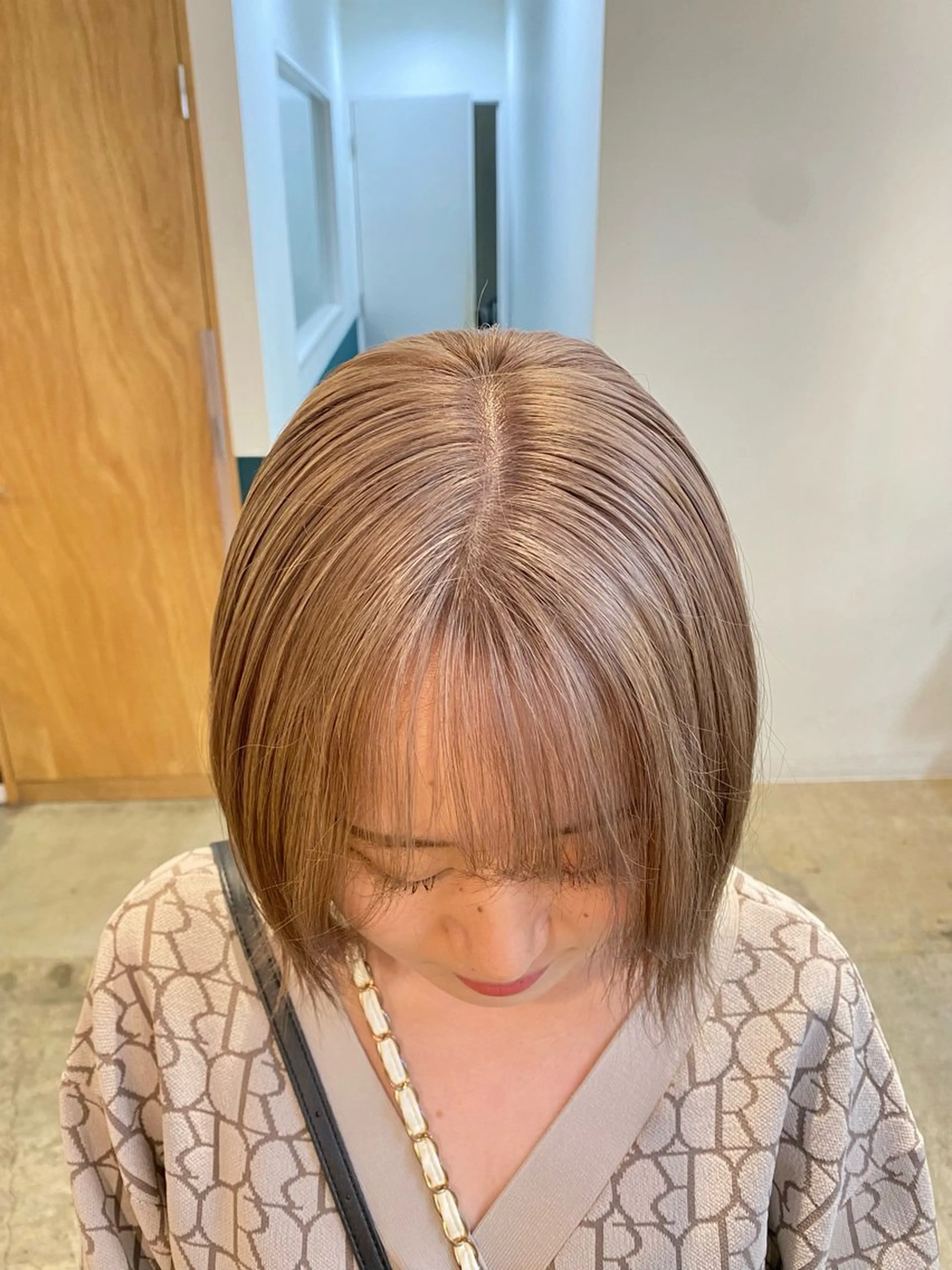ショート カラー ベージュカラー ミルクティーベージュ 聖斗 /ハイトーン/パーマのヘアスタイル