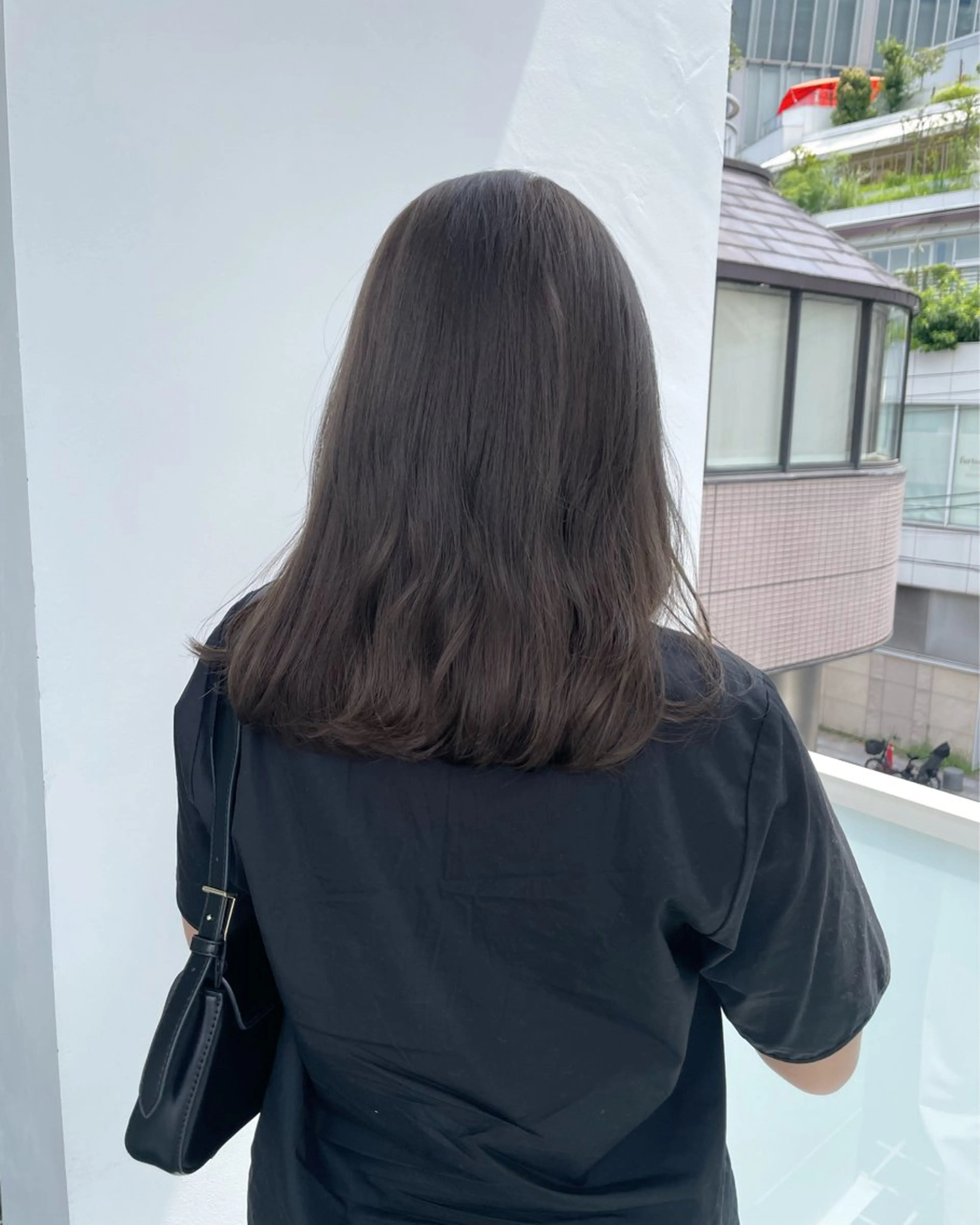 カラー maina/透明感 ベージュ/ブラウンのヘアスタイル