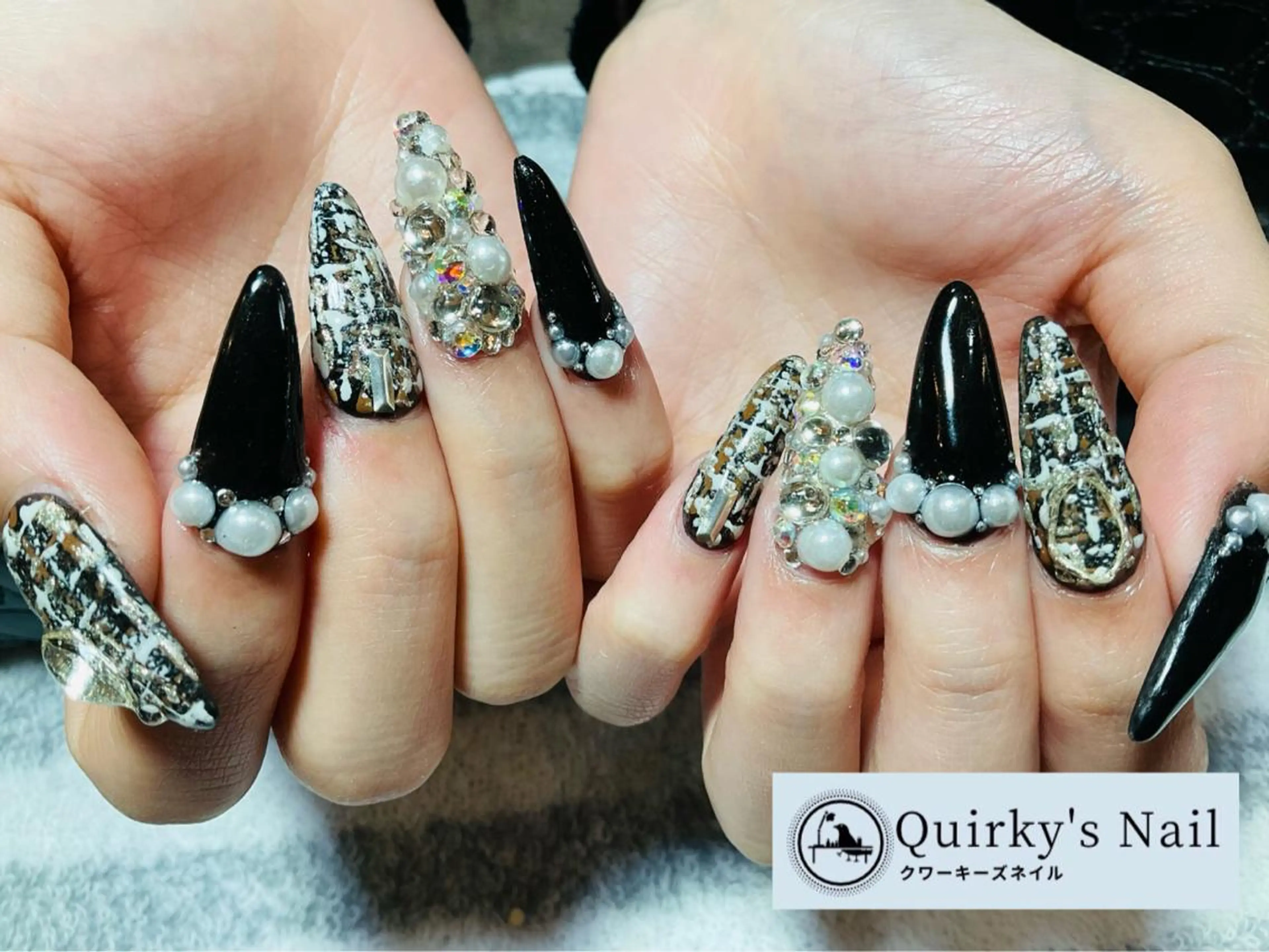 ネイル アートネイル ジェルネイル グラデーション ホログラムネイル キラキラネイル Quirky's Nail【栄店】のネイルデザイン