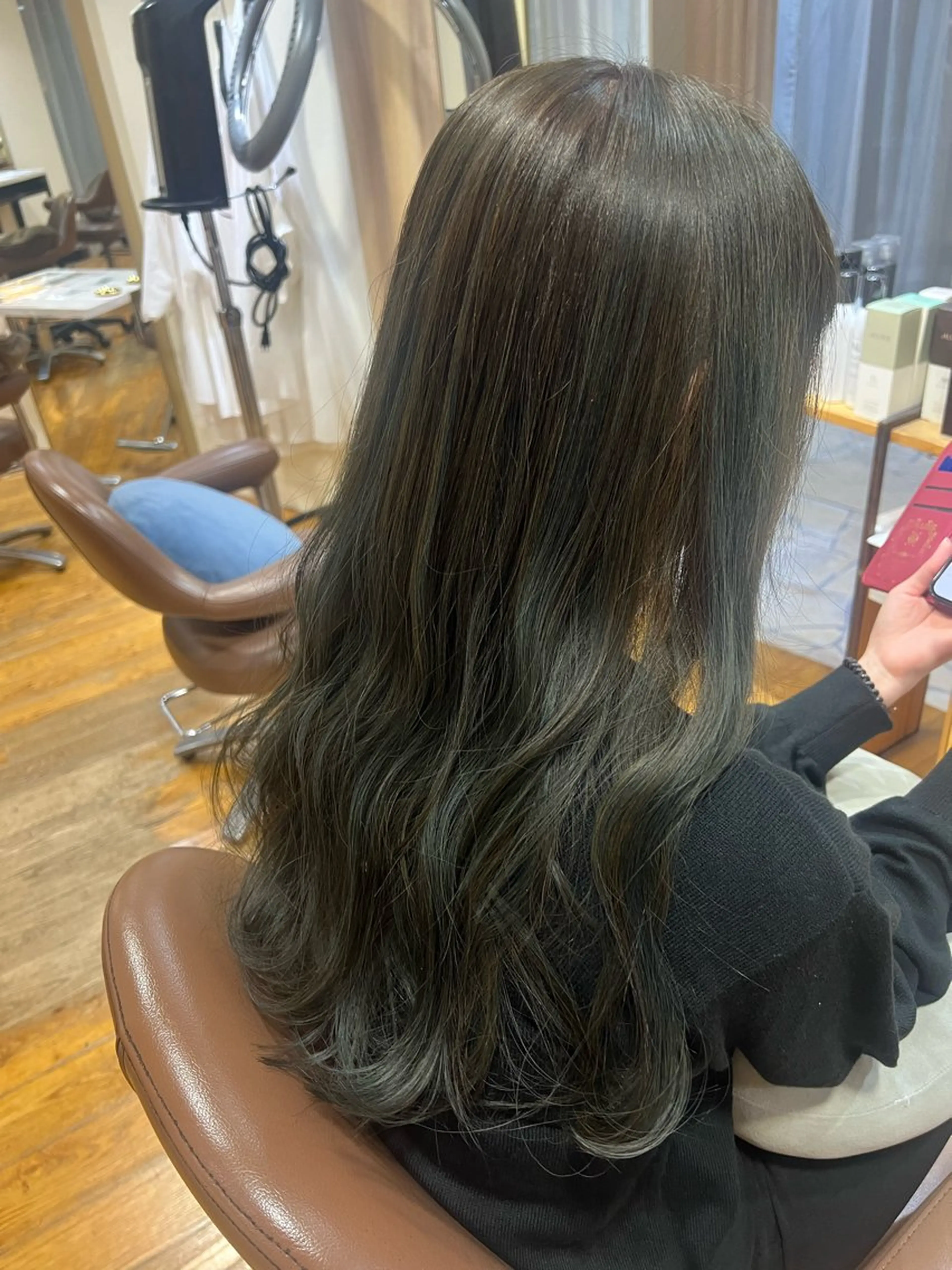 ロング ハイライト Moto nanamiのヘアスタイル