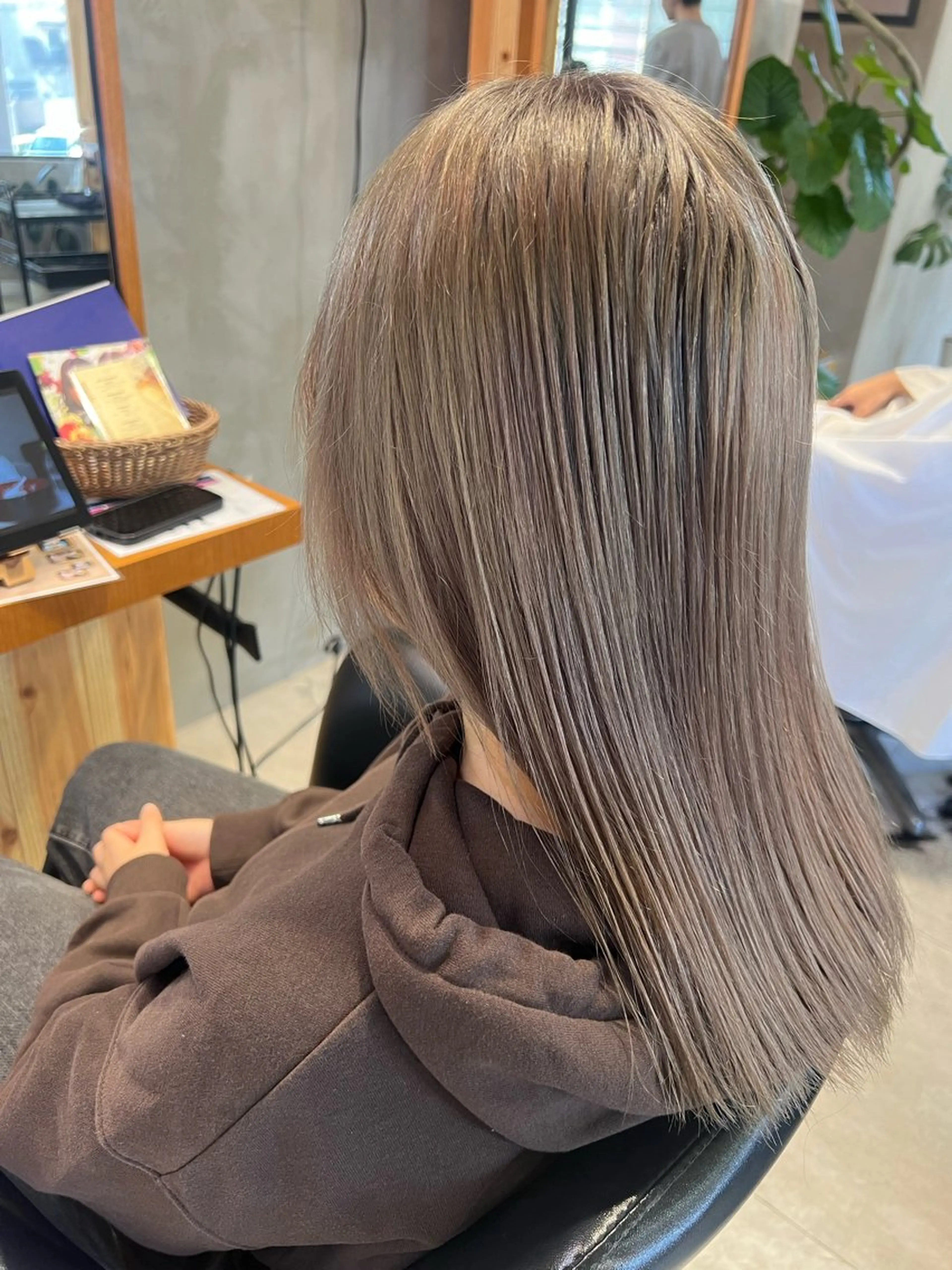 セミロング カラー オレンジ _WHITE+ 南海難波店所属・水素カラー/ 髪質改善水素/そらねのヘアスタイル