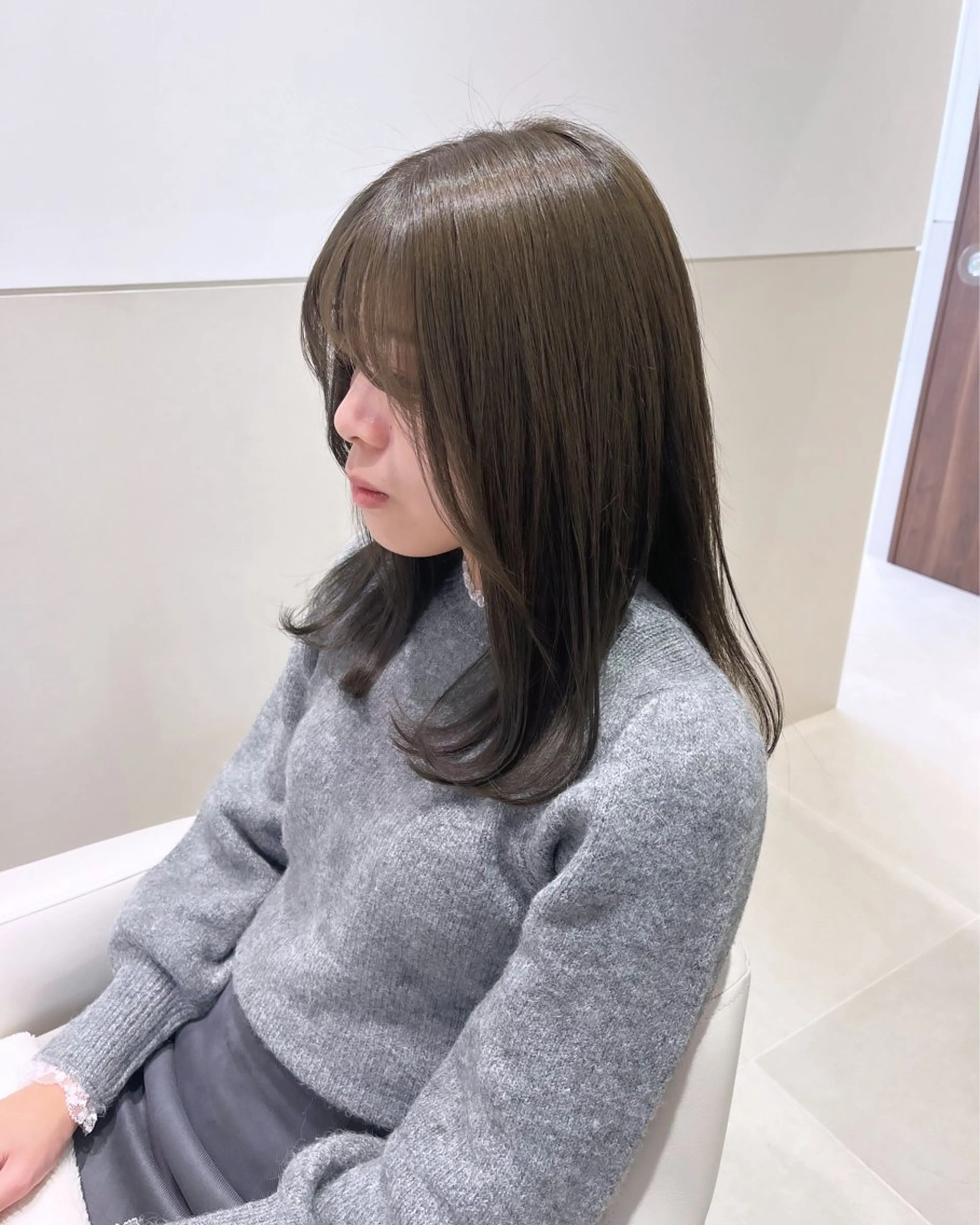 セミロング カラー 透明感カラー カット ヘアカラー トリートメント SALOWIN京都河原町suite店所属・うる艶カラー／ 髪質改善／arisaのヘアスタイル