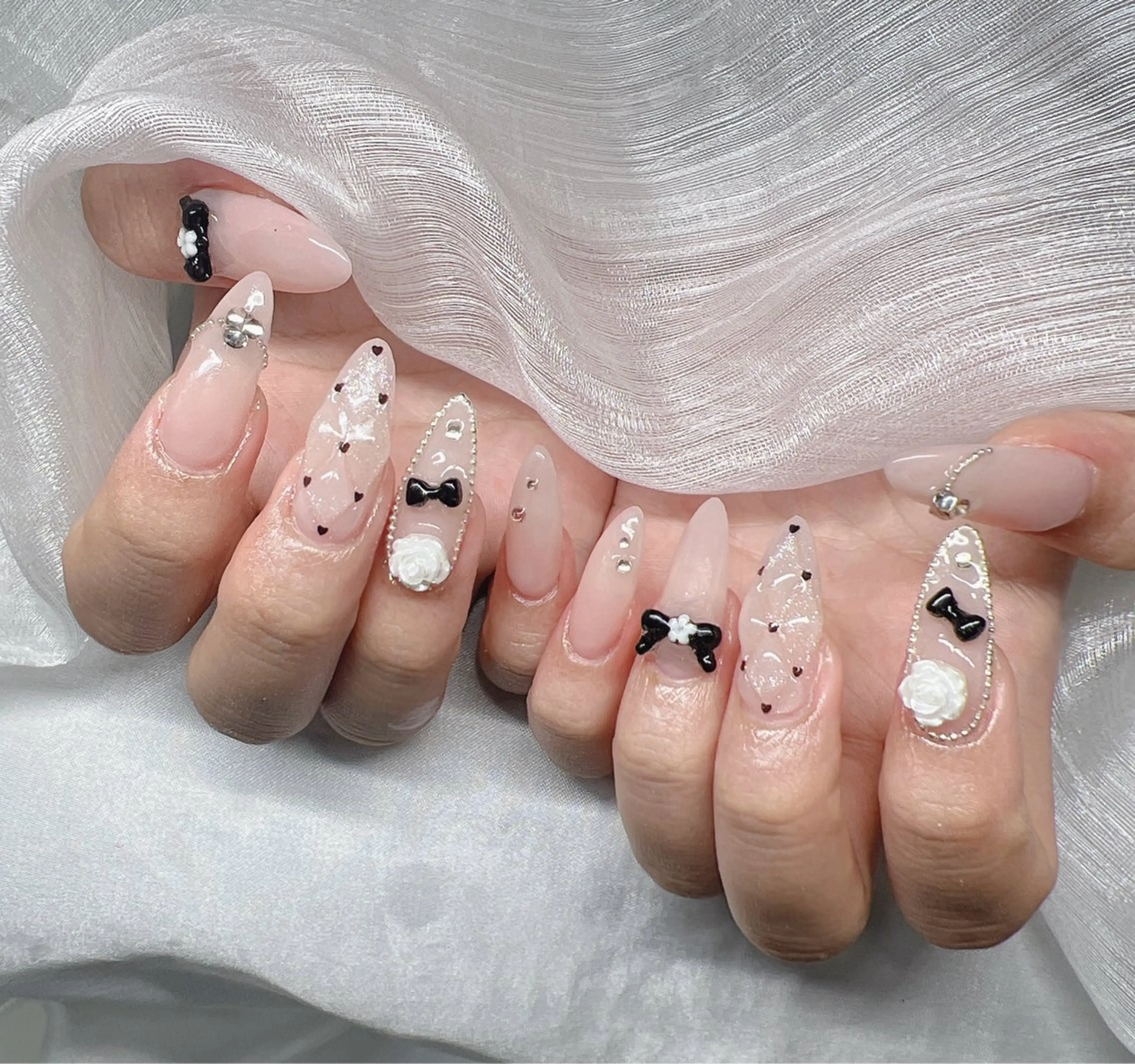 ネイル 長さ出し グラデーション 卒業式 キラキラネイル マグネットネイル ハンドネイル Lee Nailsのネイルデザイン