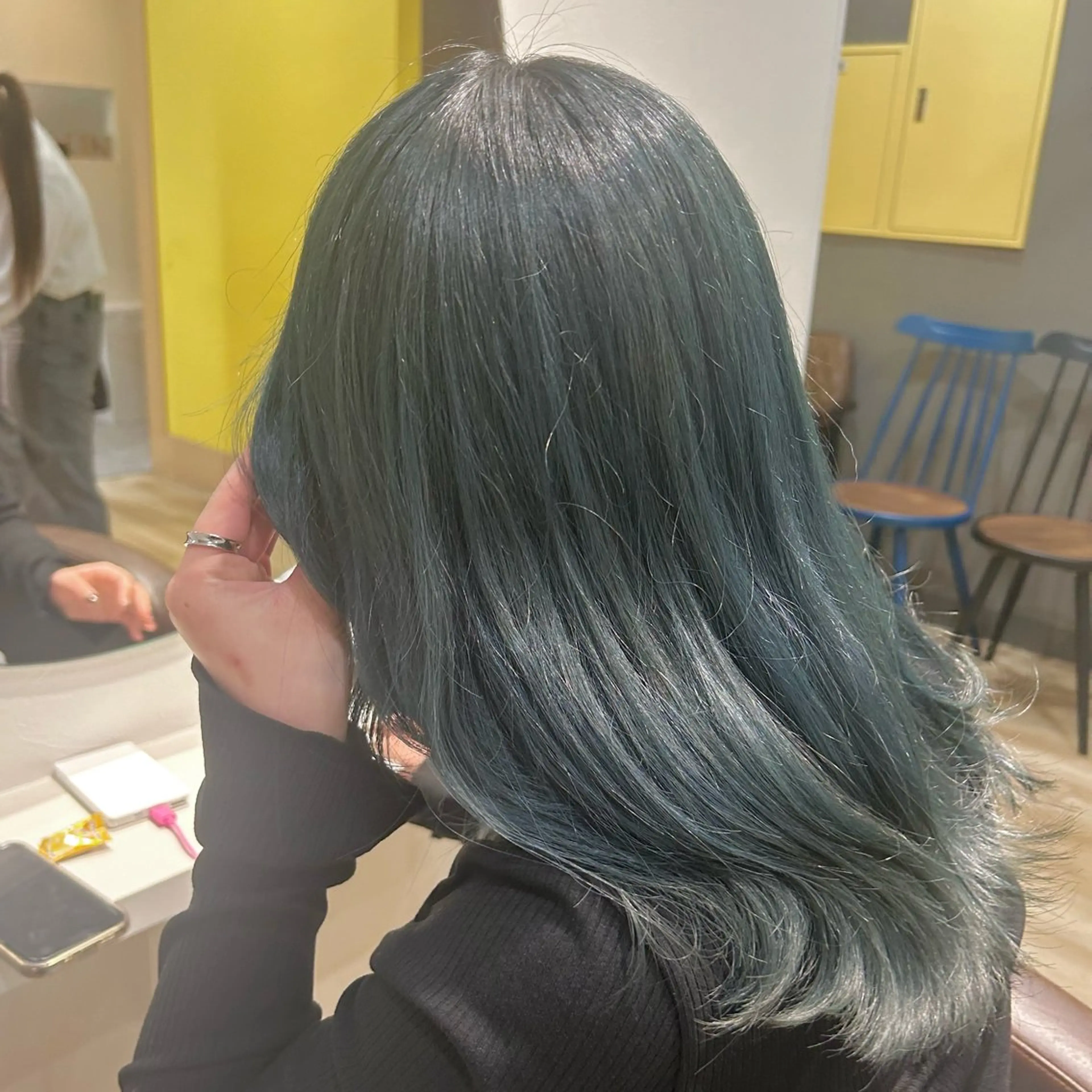 セミロング 寒色デザイン🧊 🫧倉爪歩実のヘアスタイル
