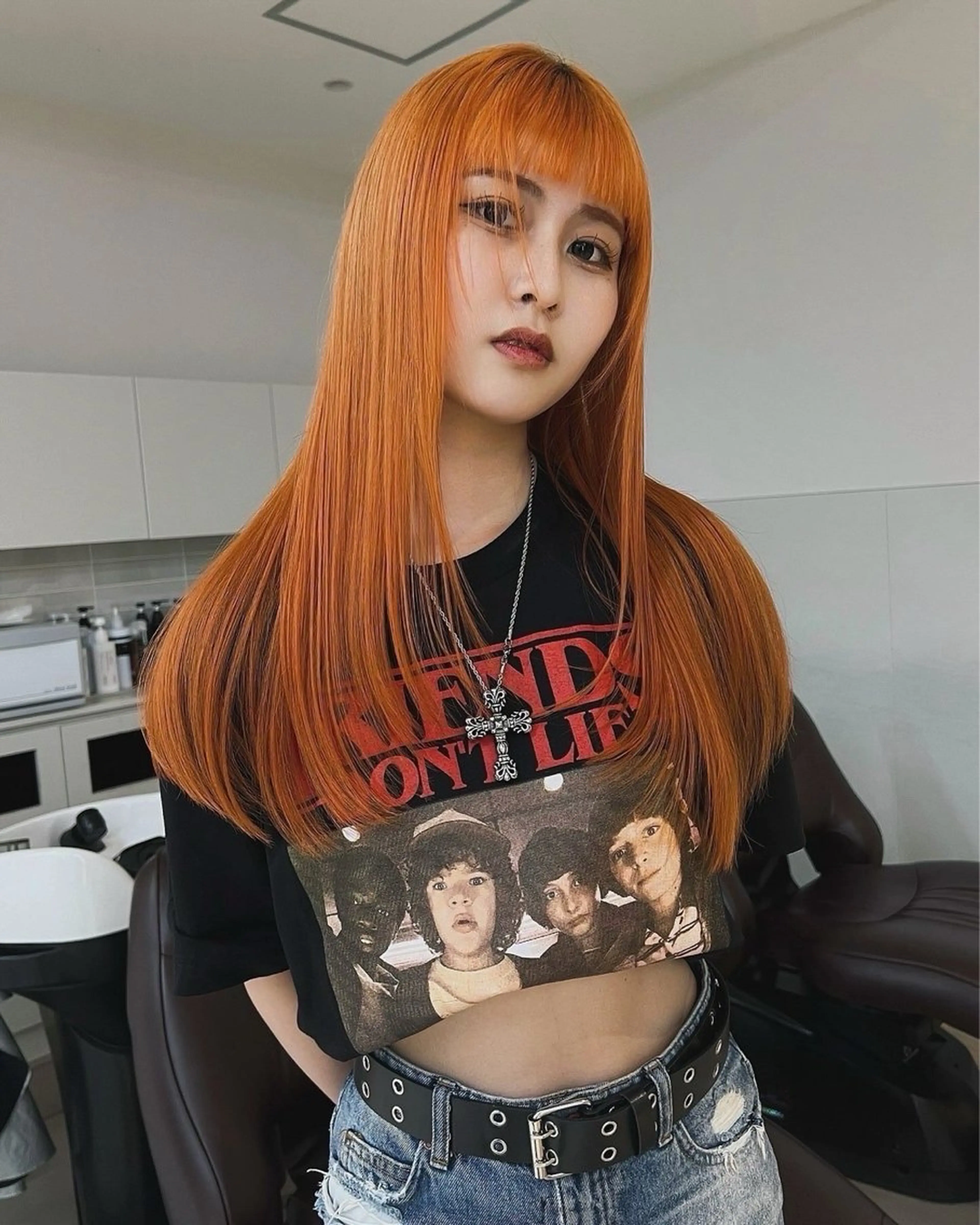 ミディアム カラー アッシュ アッシュブラウン ブリーチ ブラウンカラー ケアブリーチ ヘアカラー トリートメント ヘアセット ニュアンスレイヤー ハイトーンカラーのヘアスタイル