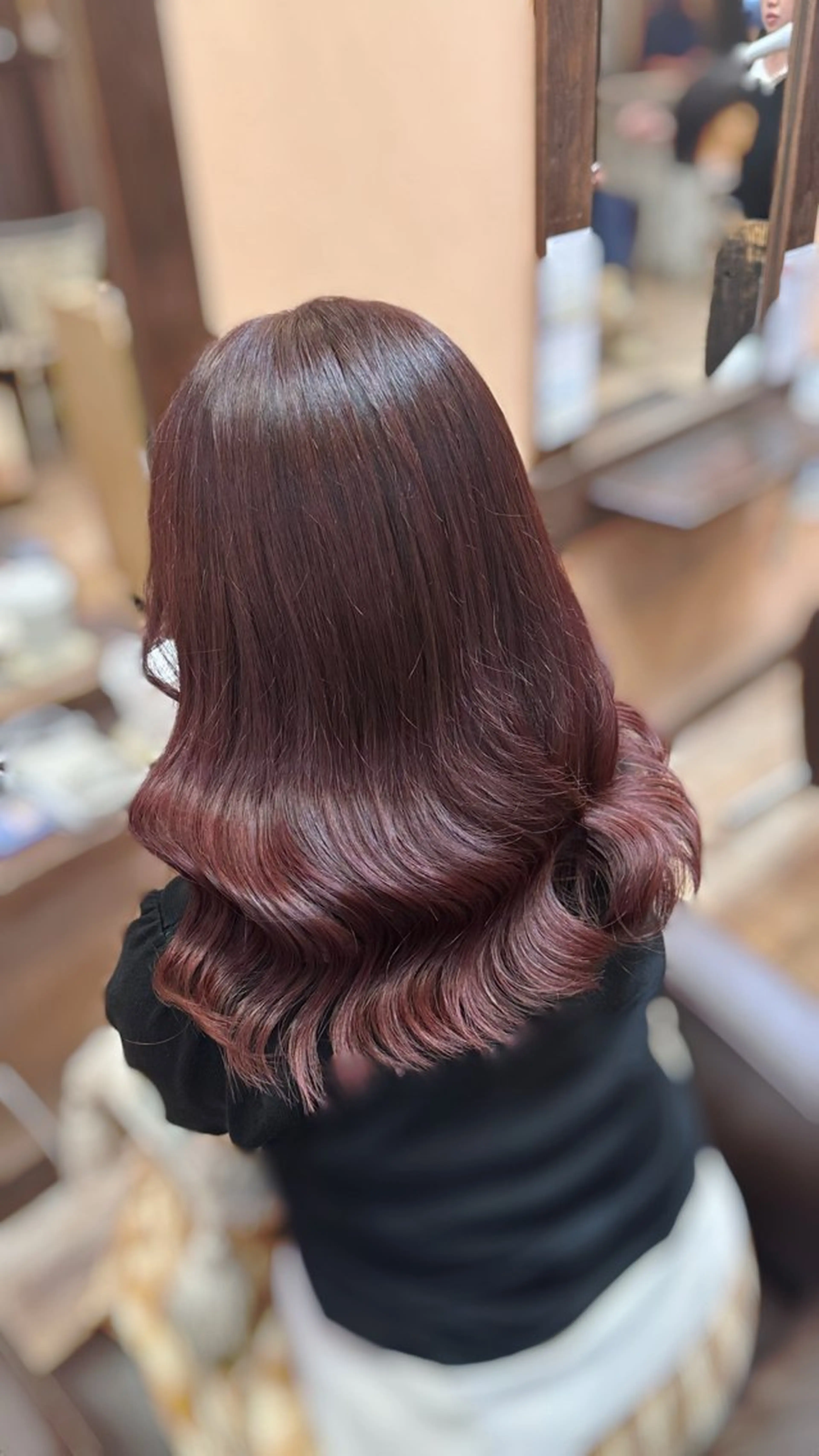 ミディアム カラー ブリーチ🩵レイヤー Maho🐻‍❄️のヘアスタイル