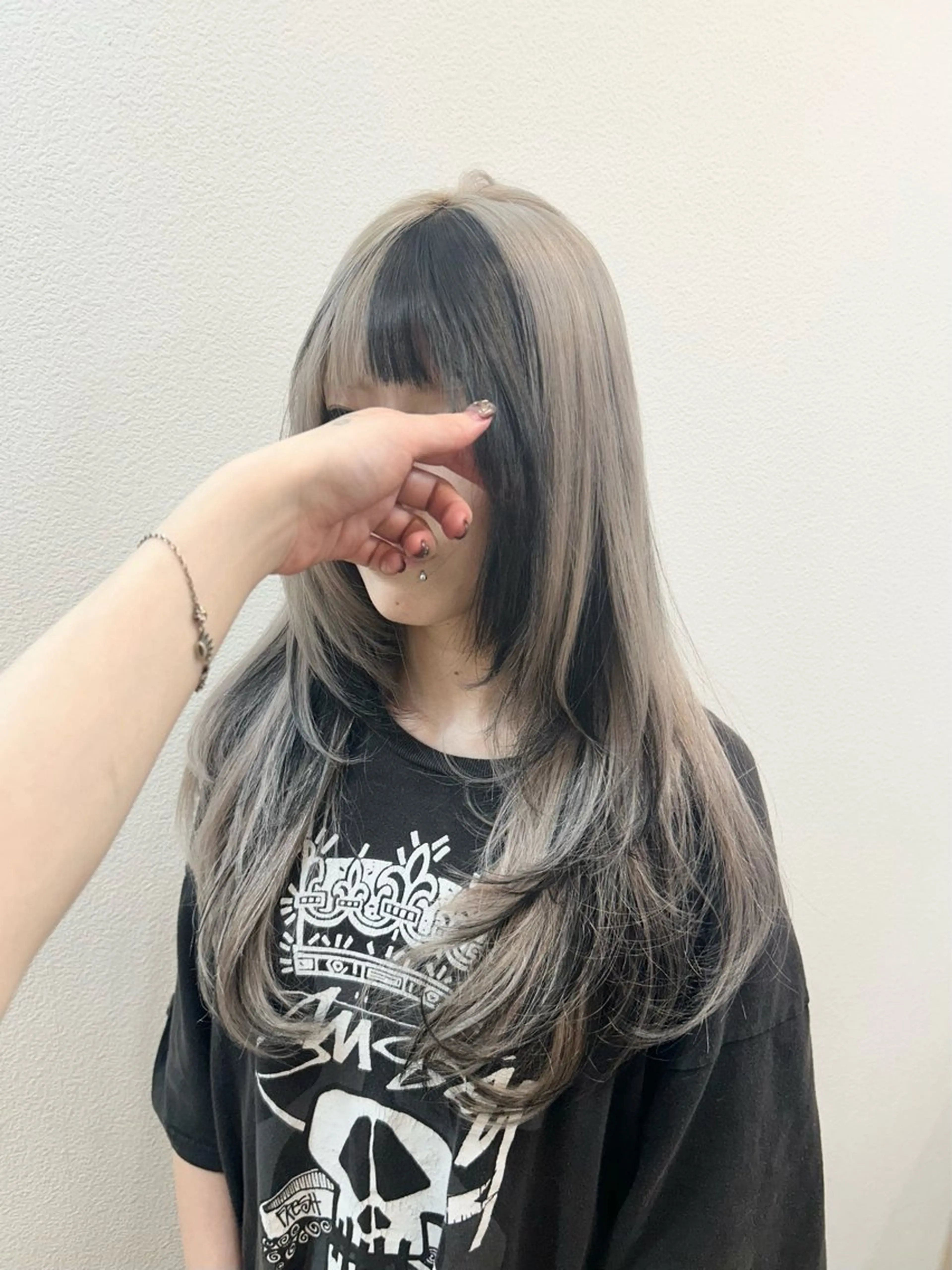 ロング カラー デザインカラー ハッシュカット ロング カット ヘアカラー トリートメント Maya🦋 ハイトーン特化のヘアスタイル