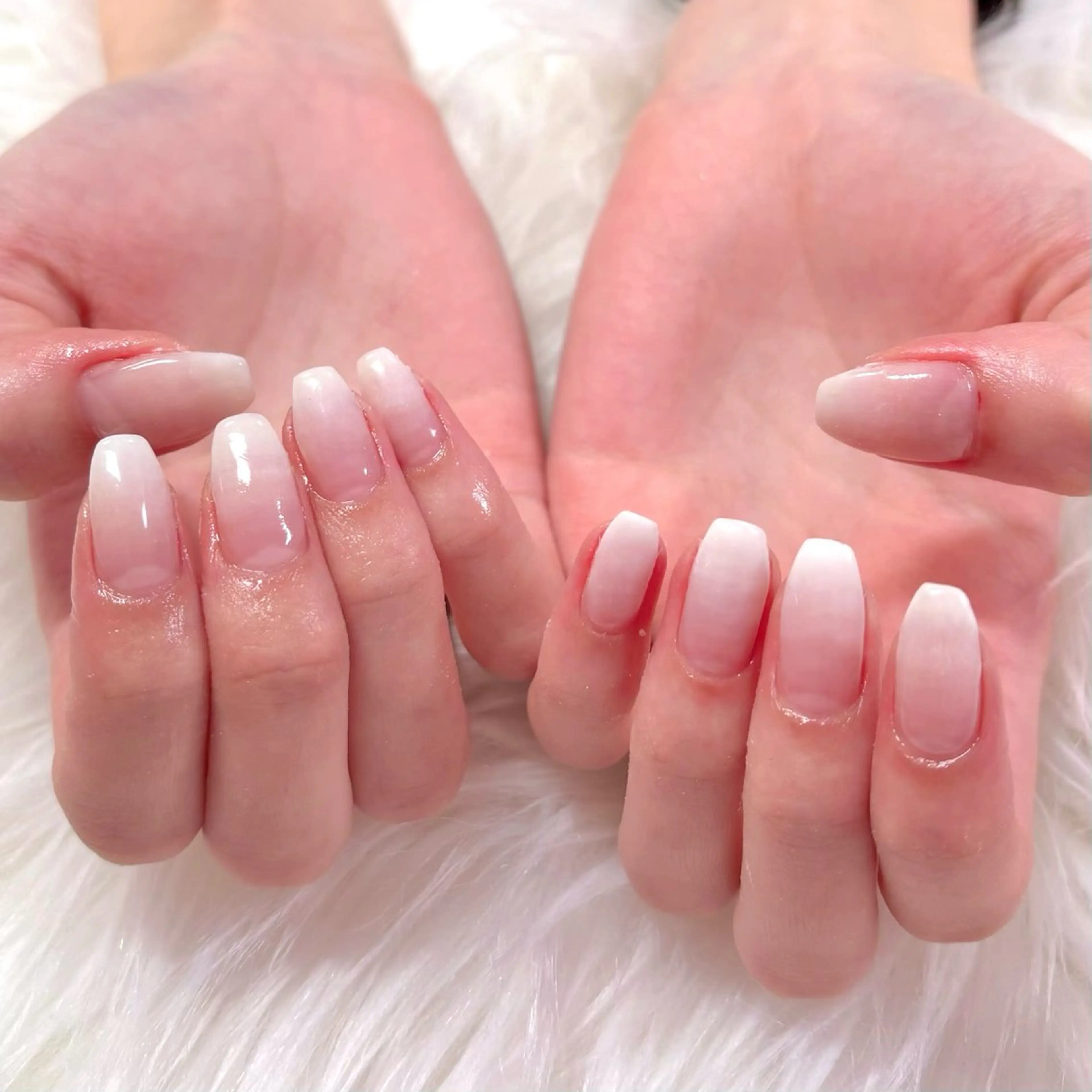 ネイル グラデーション ホワイト Noix nailのネイルデザイン