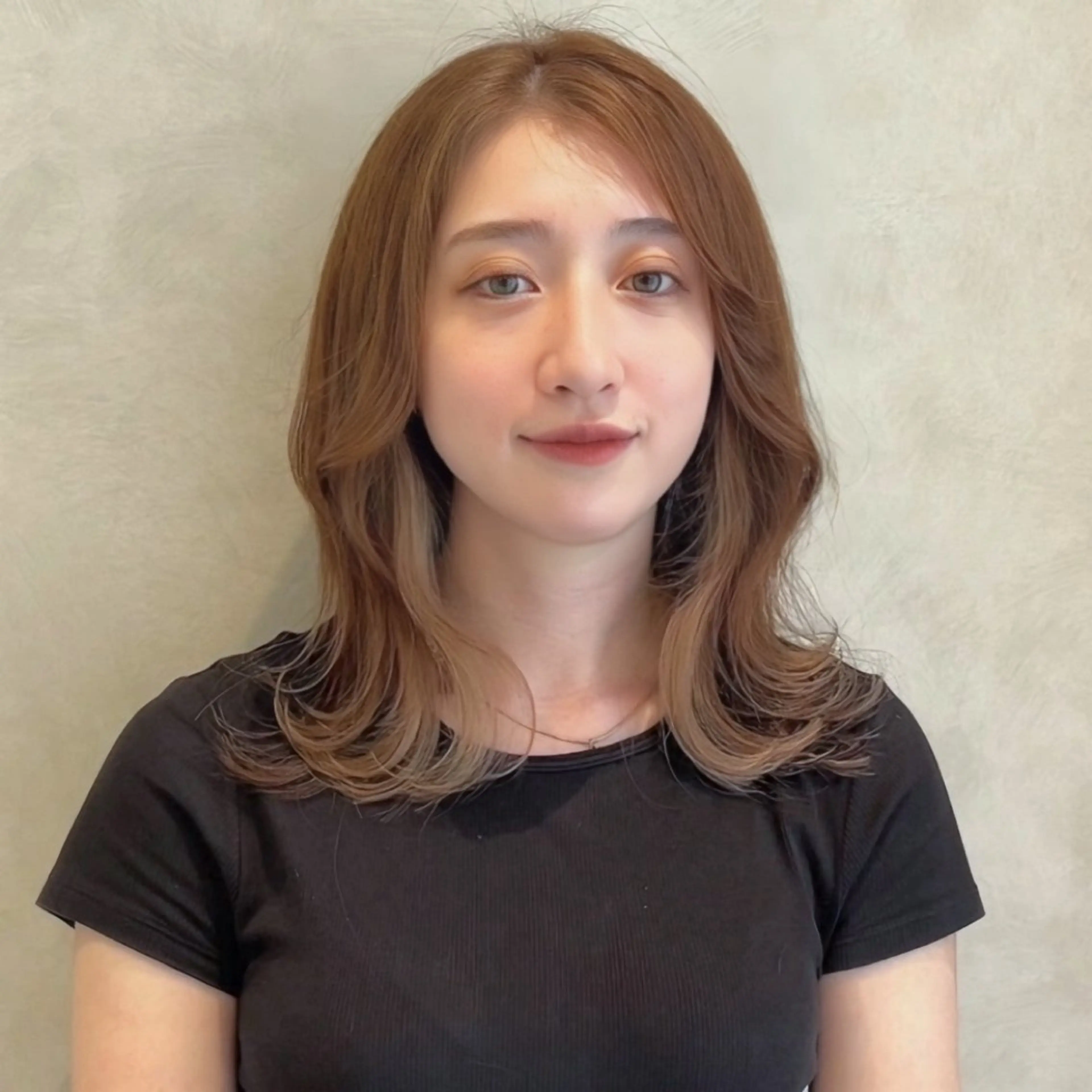 セミロング カラー ᴋᴀɴᴀ 🎀のヘアスタイル