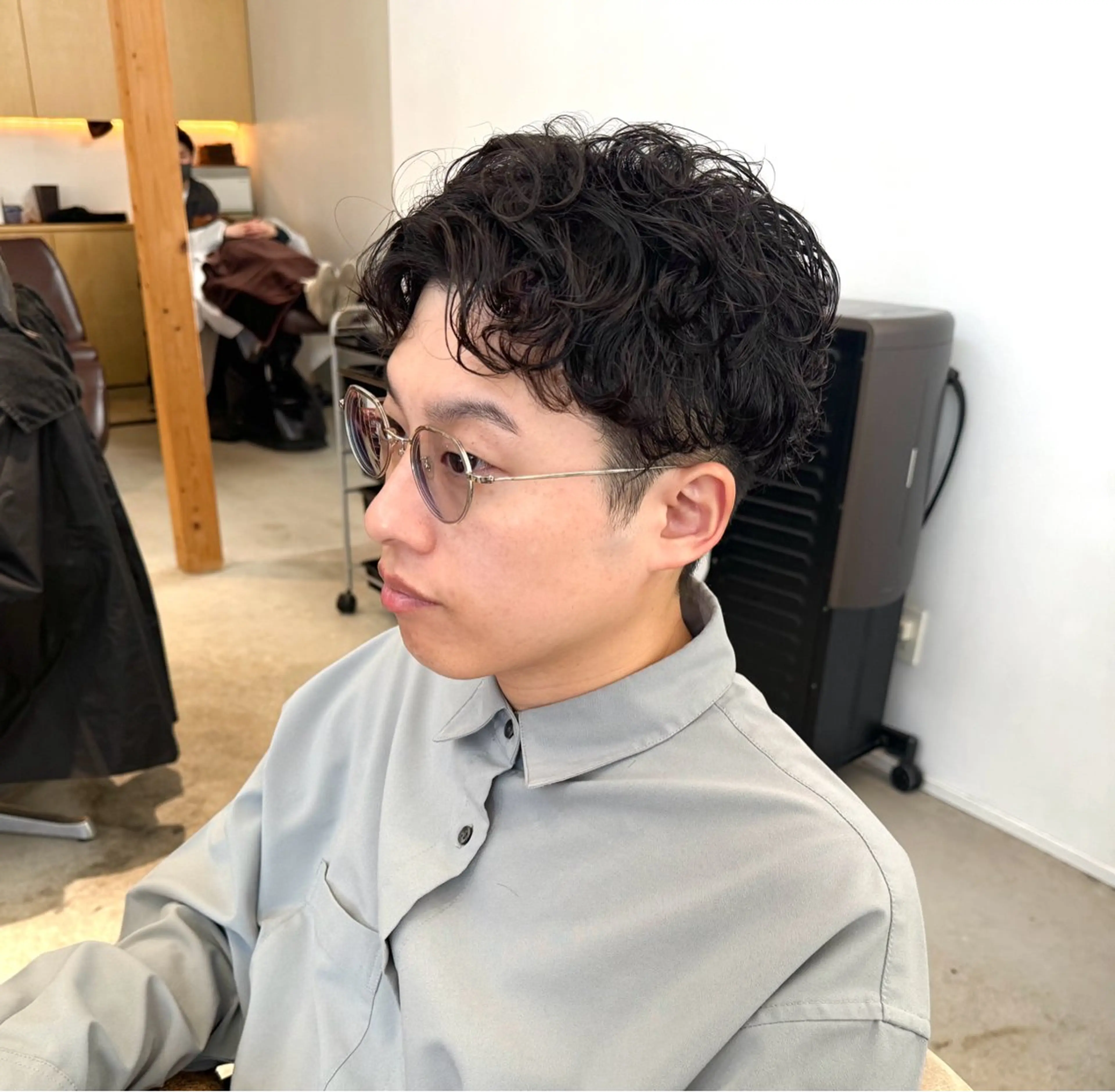 ショート パーマ メンズ アップバング メンズパーマ カット パーマ トリートメント 服部 雄輝のヘアスタイル