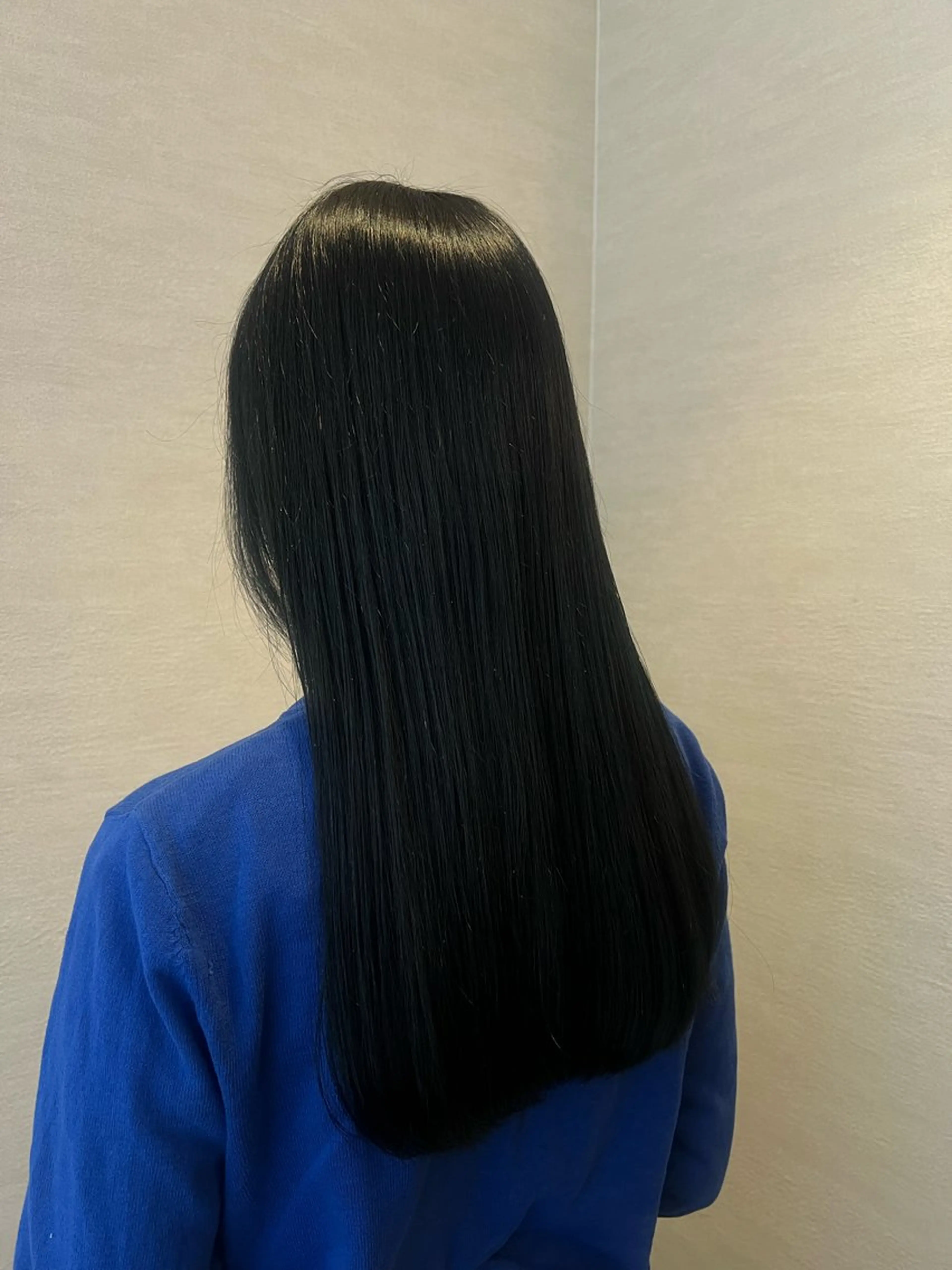 ロング カラー 黒髪 ブリーチ 栗原 波輝のヘアスタイル