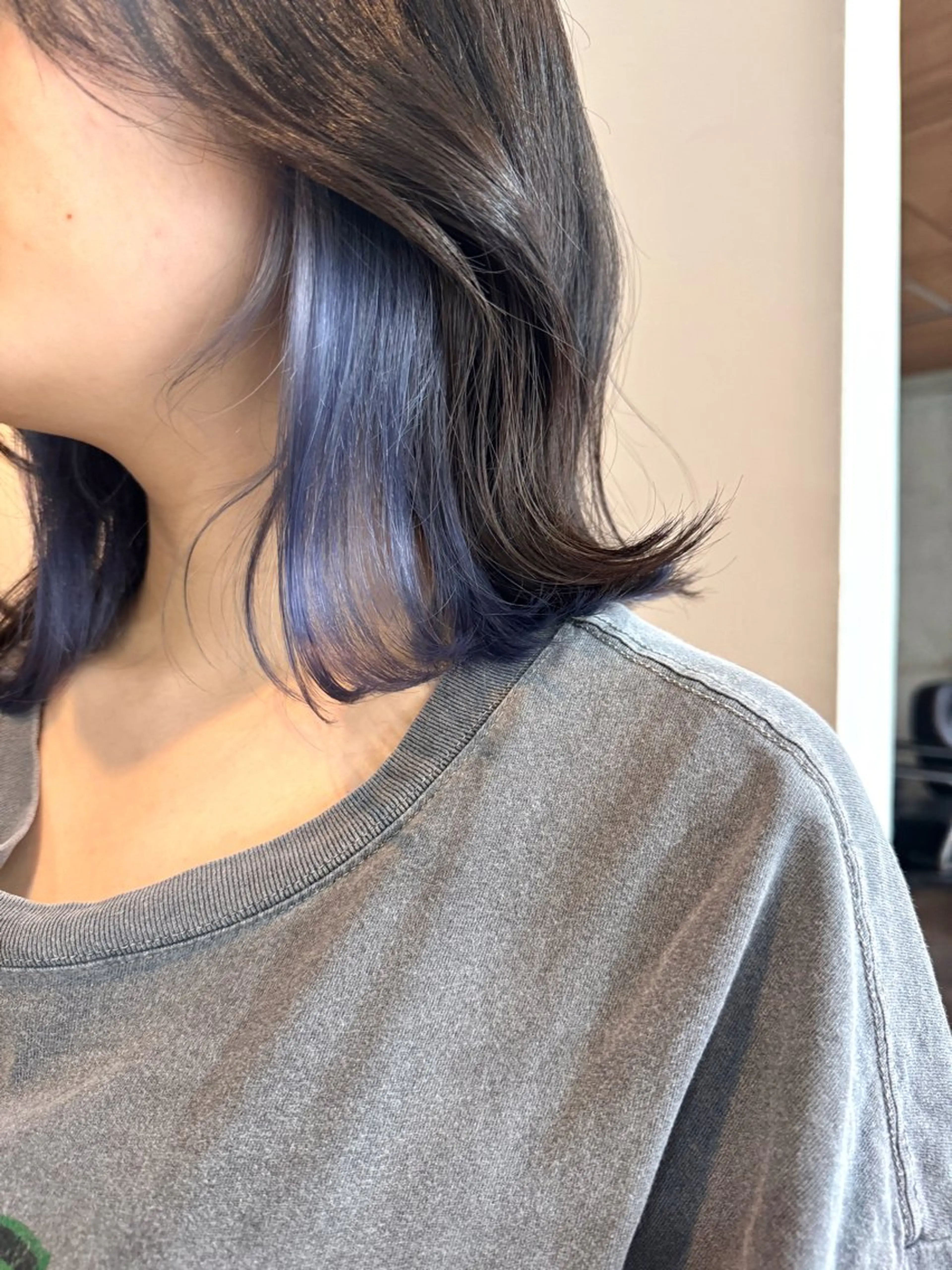 ショート カラー ブルーカラー ブルーラベンダー ラベンダーカラー ヘアカラー 切りっぱなしボブ/ ブリーチカラー/大塚のヘアスタイル