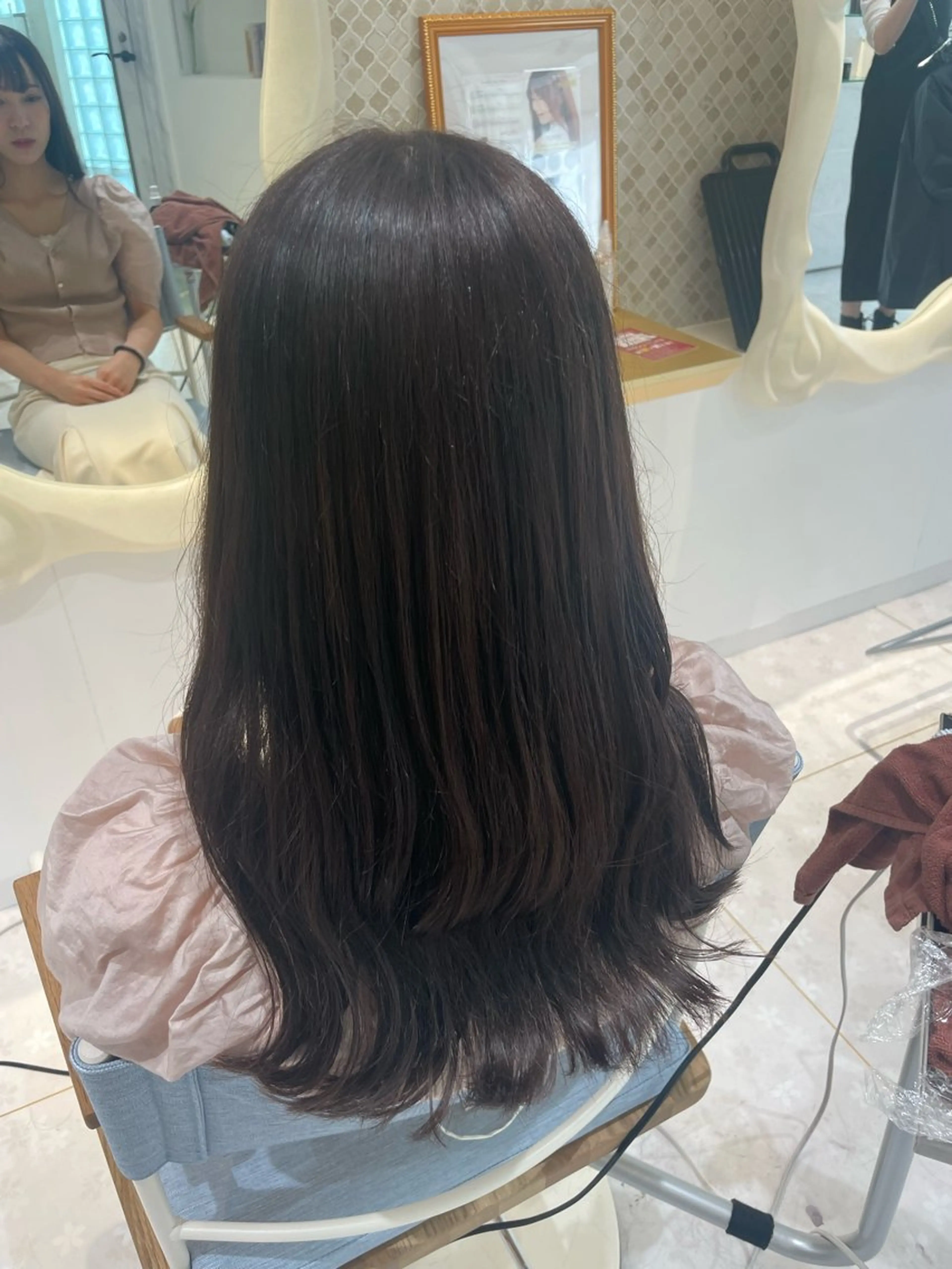 ロング カラー ブラウンカラー チョコレートブラウン カット ヘアカラー 佐藤 綾郁のヘアスタイル