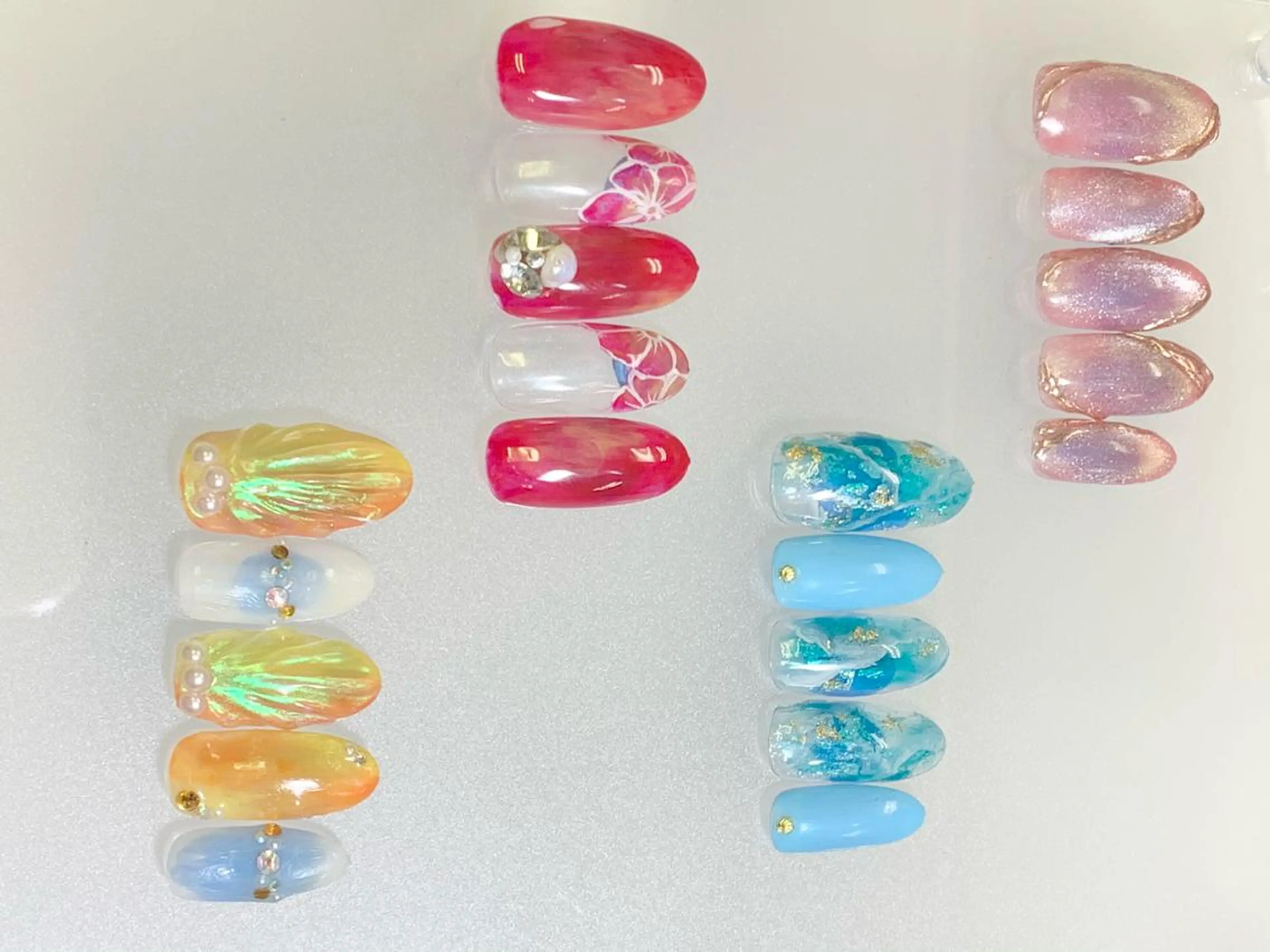 ミディアム H NANAのネイルデザイン