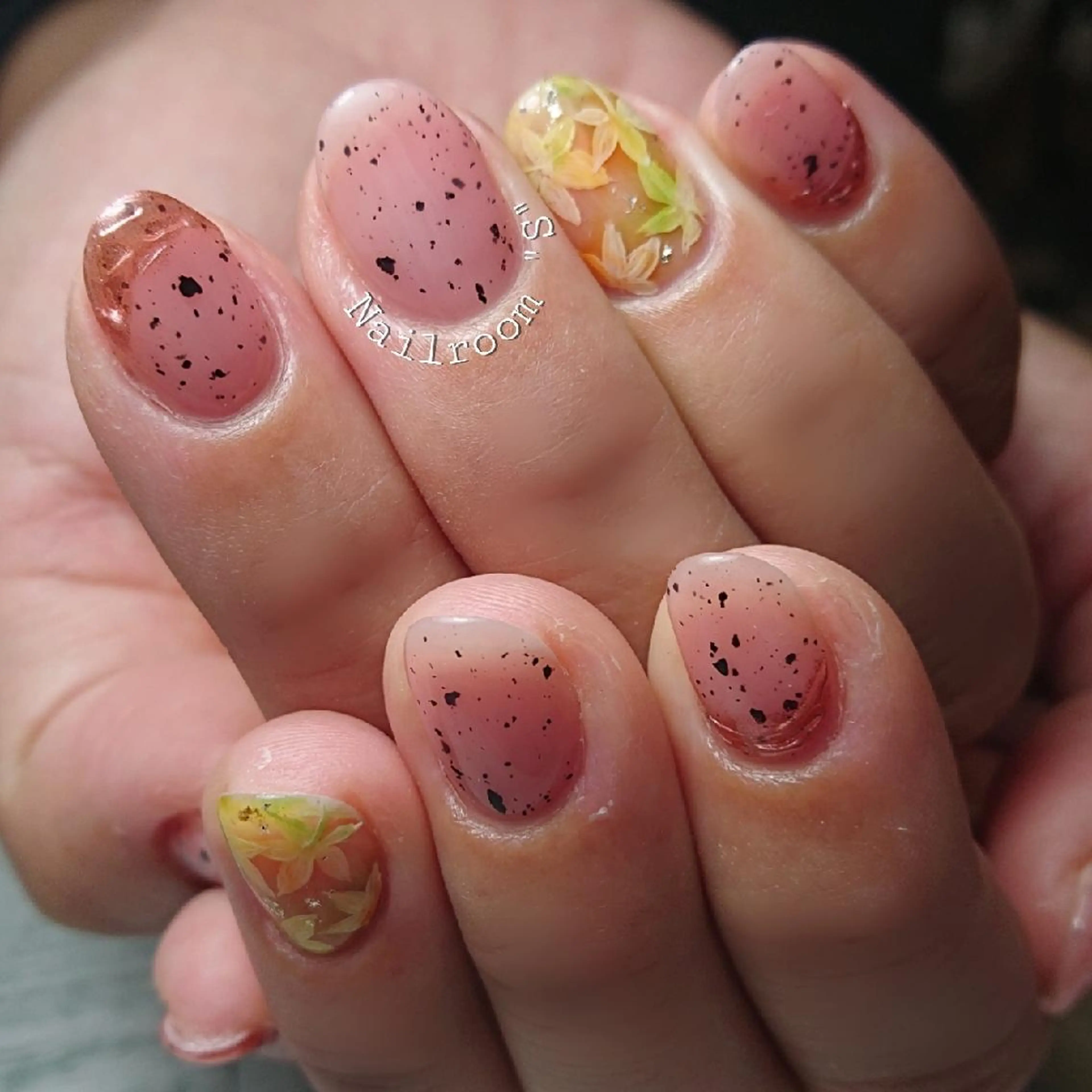 ネイル Nail room  "S"  SAKAIのネイルデザイン