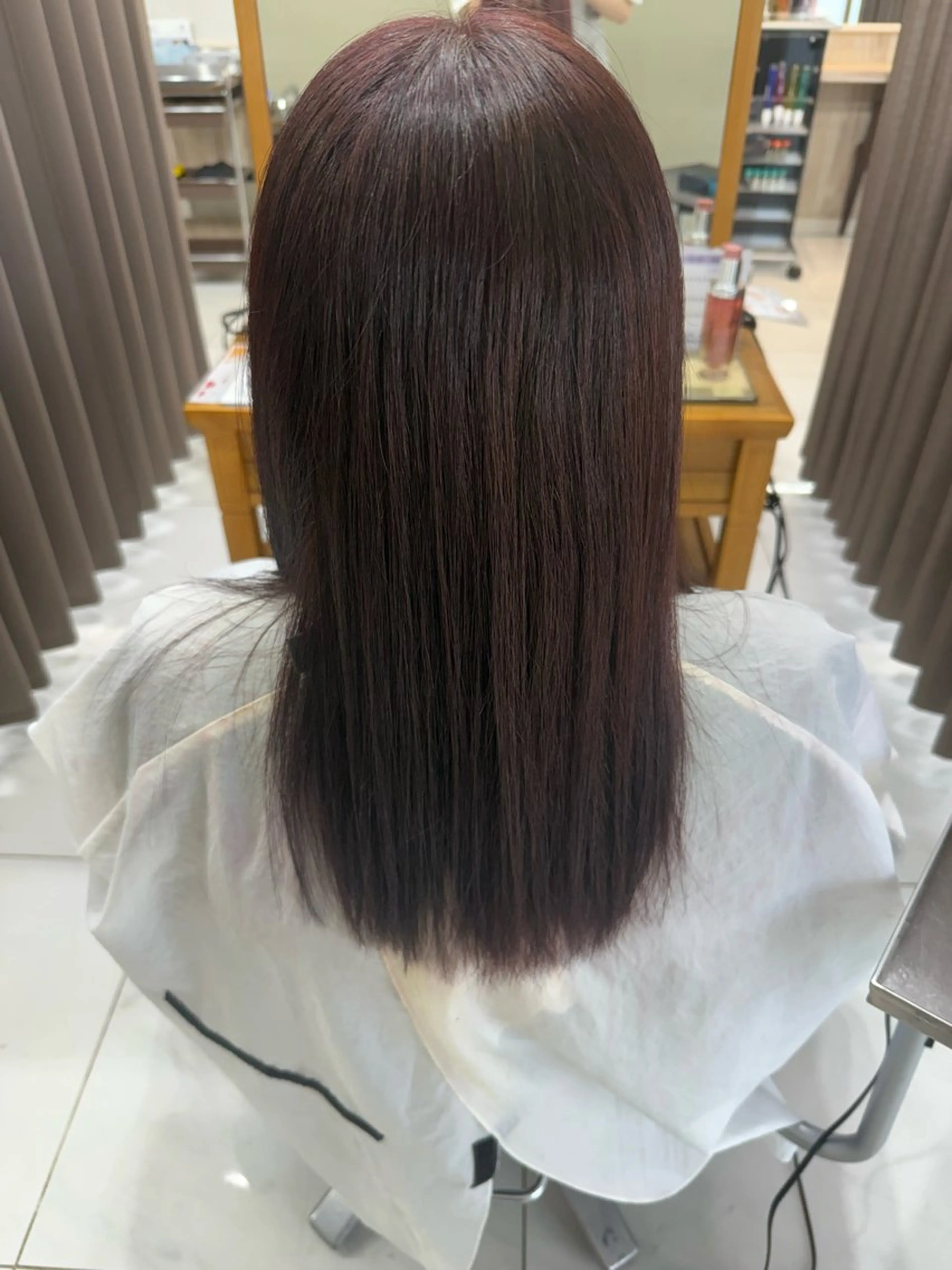 セミロング カラー ヘアカラー 青木 亜美のヘアスタイル