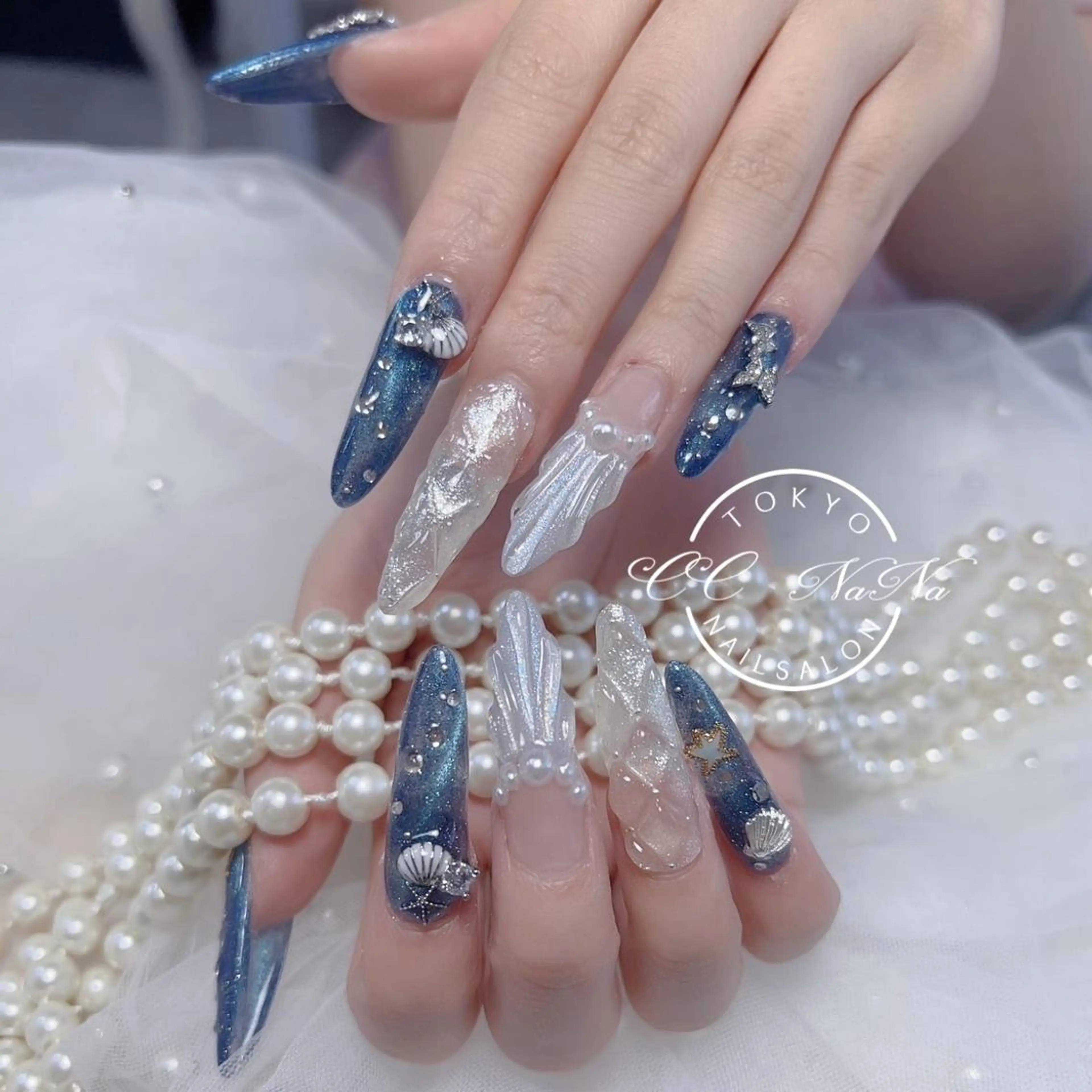 ネイル CC  NaNa ワンホンネイル🌙のネイルデザイン