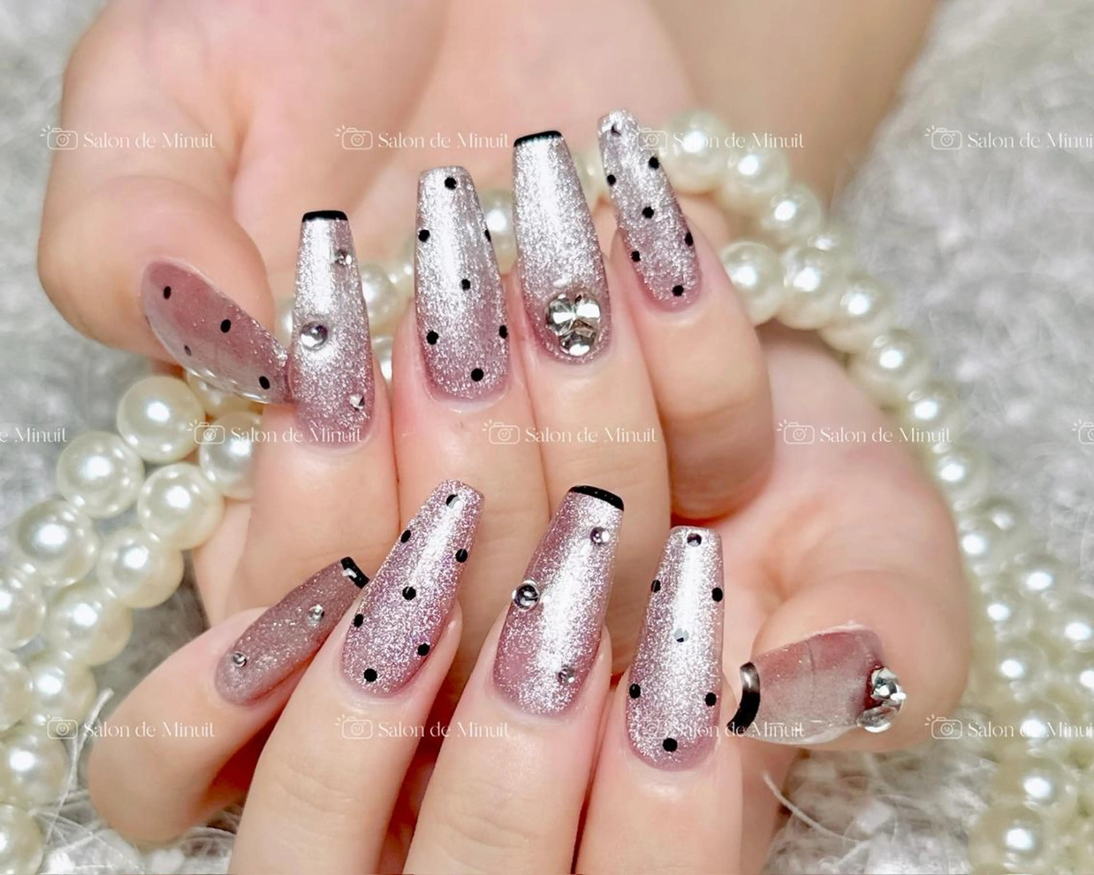 ネイル Salon de Minuit🦩のネイルデザイン