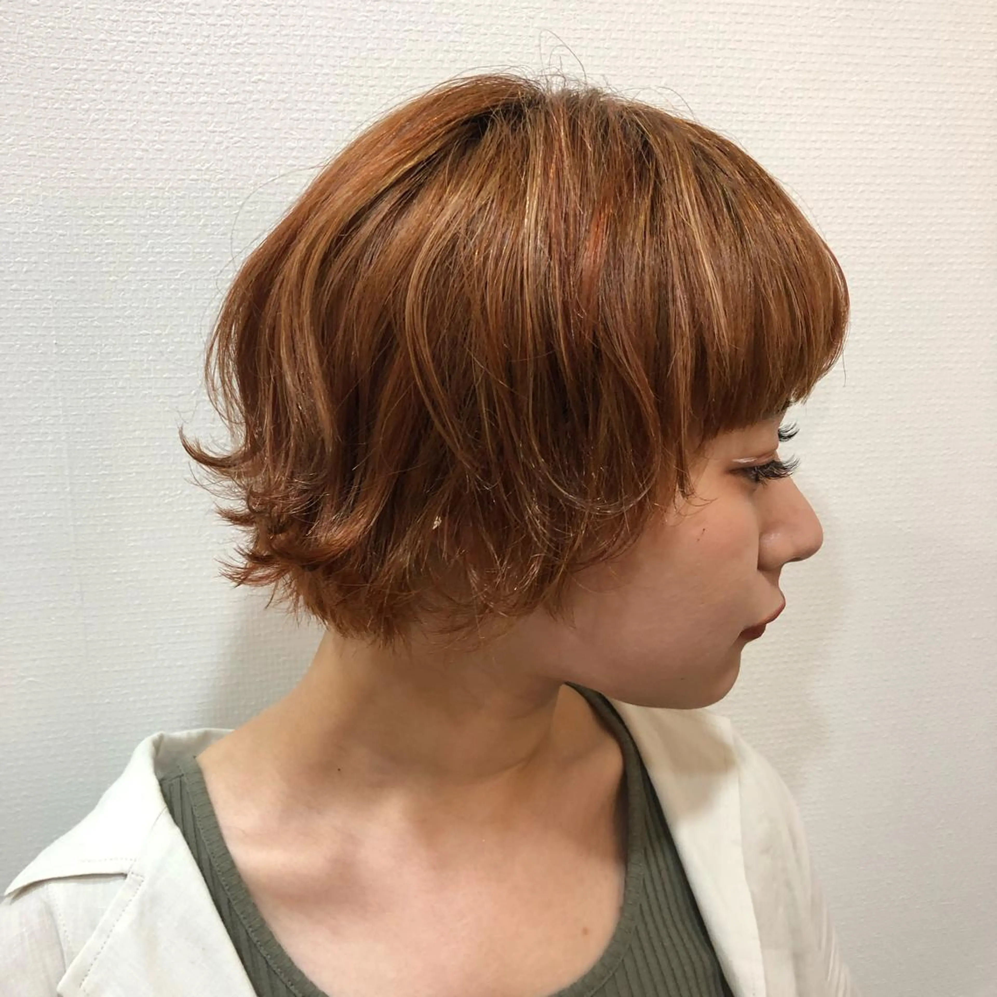 ショート カラー ハイライトカラー オレンジ ハイライト デザイン／ブリーチ /綾華のヘアスタイル