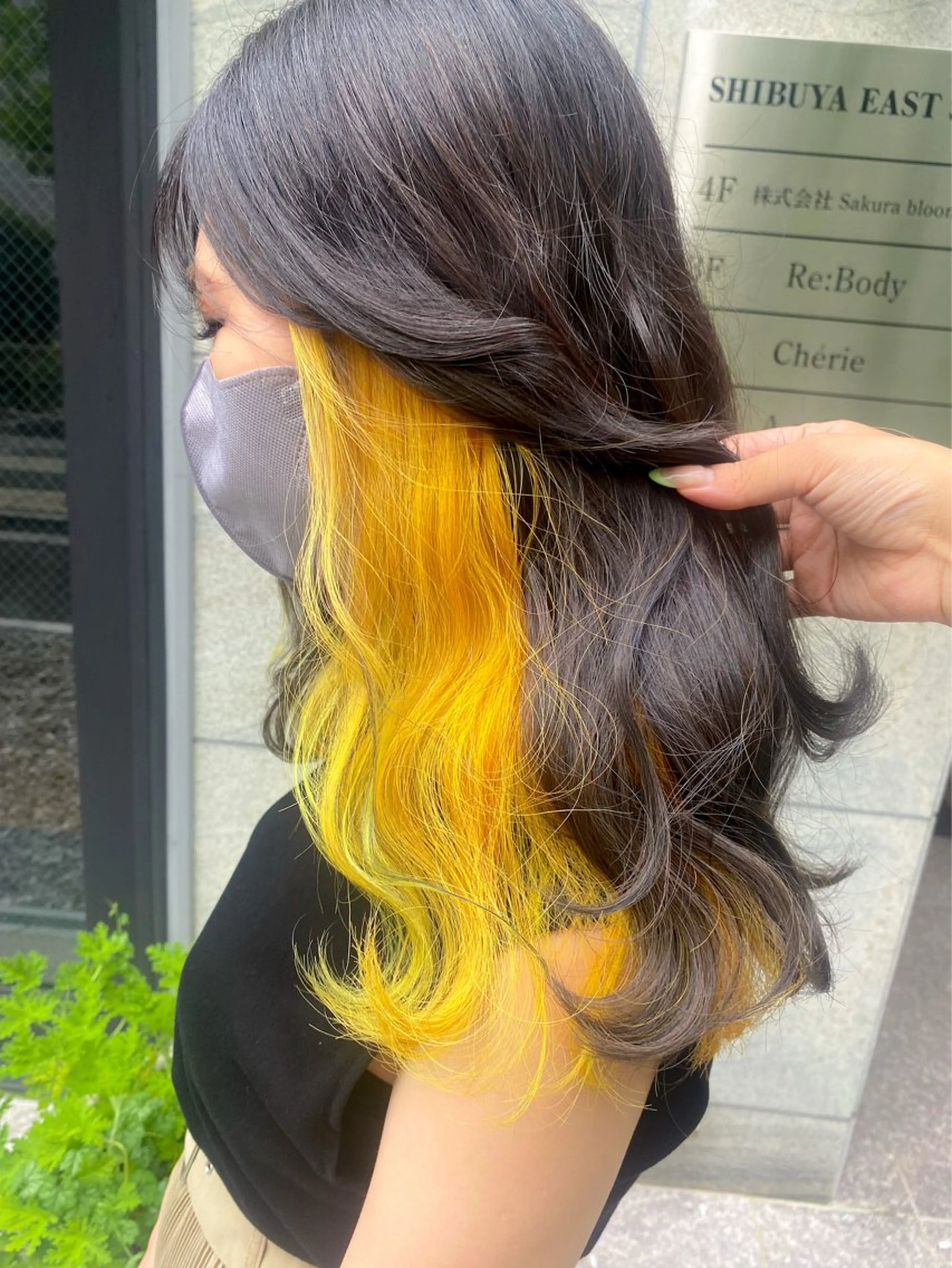 セミロング カラー ミストバング ベージュカラー 抜きっぱなしブロンド ブロンド ブルーカラー ヘアカラー Chérie所属・Chérie 渋谷/カラーサロンのヘアスタイル